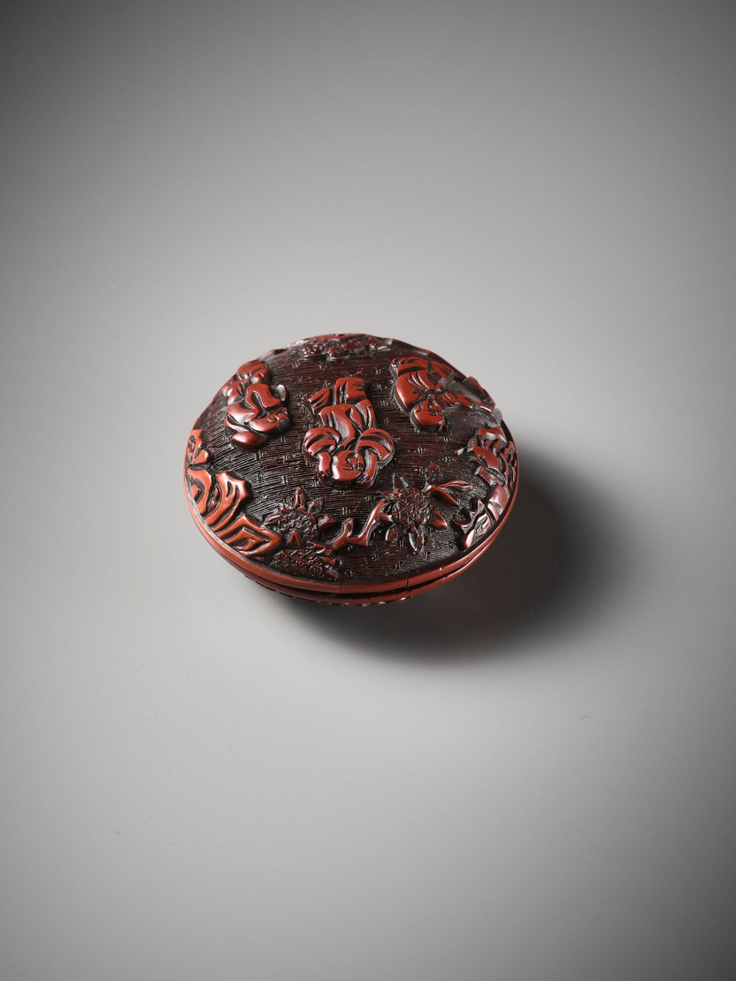 A CINNABAR LACQUER 'PLAYING BOYS' SEAL PASTE BOX AND COVER, MING DYNASTY - Image 3 of 11