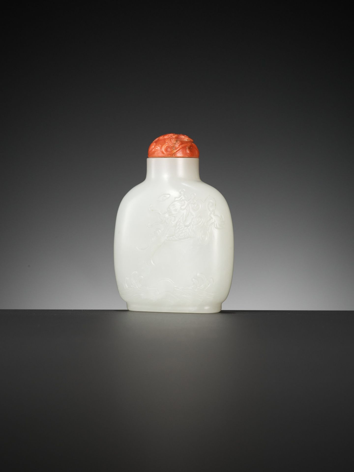 A WHITE JADE 'DRAGON' SNUFF BOTTLE, CHINA, 18TH CENTURY - Image 14 of 17