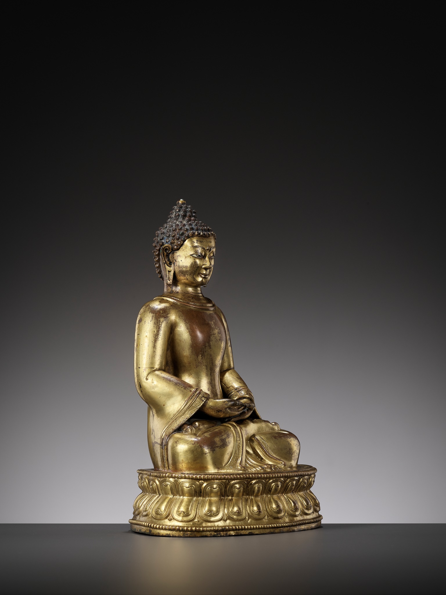A GILT COPPER-ALLOY REPOUSSE FIGURE OF BUDDHA AMITABHA, WITH AN INSCRIPTION REFERRING TO THE SECOND - Image 13 of 16