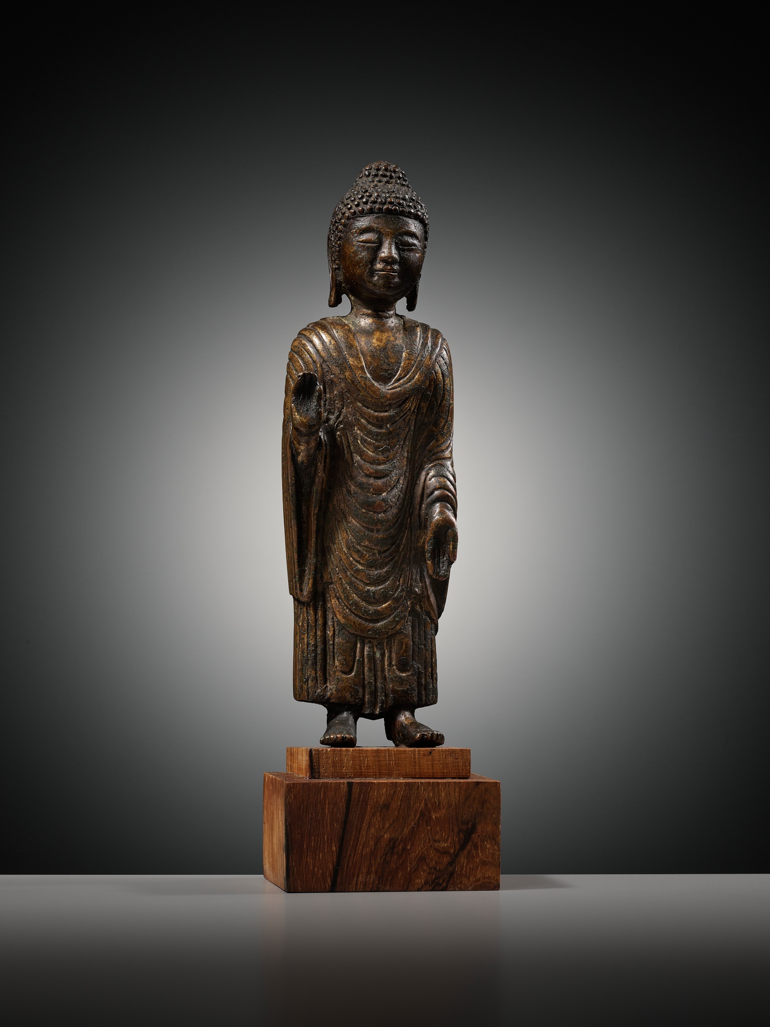 A GILT-BRONZE STANDING FIGURE OF BUDDHA, UNIFIED SILLA DYNASTY, KOREA, 8TH - 9TH CENTURY - Image 12 of 12