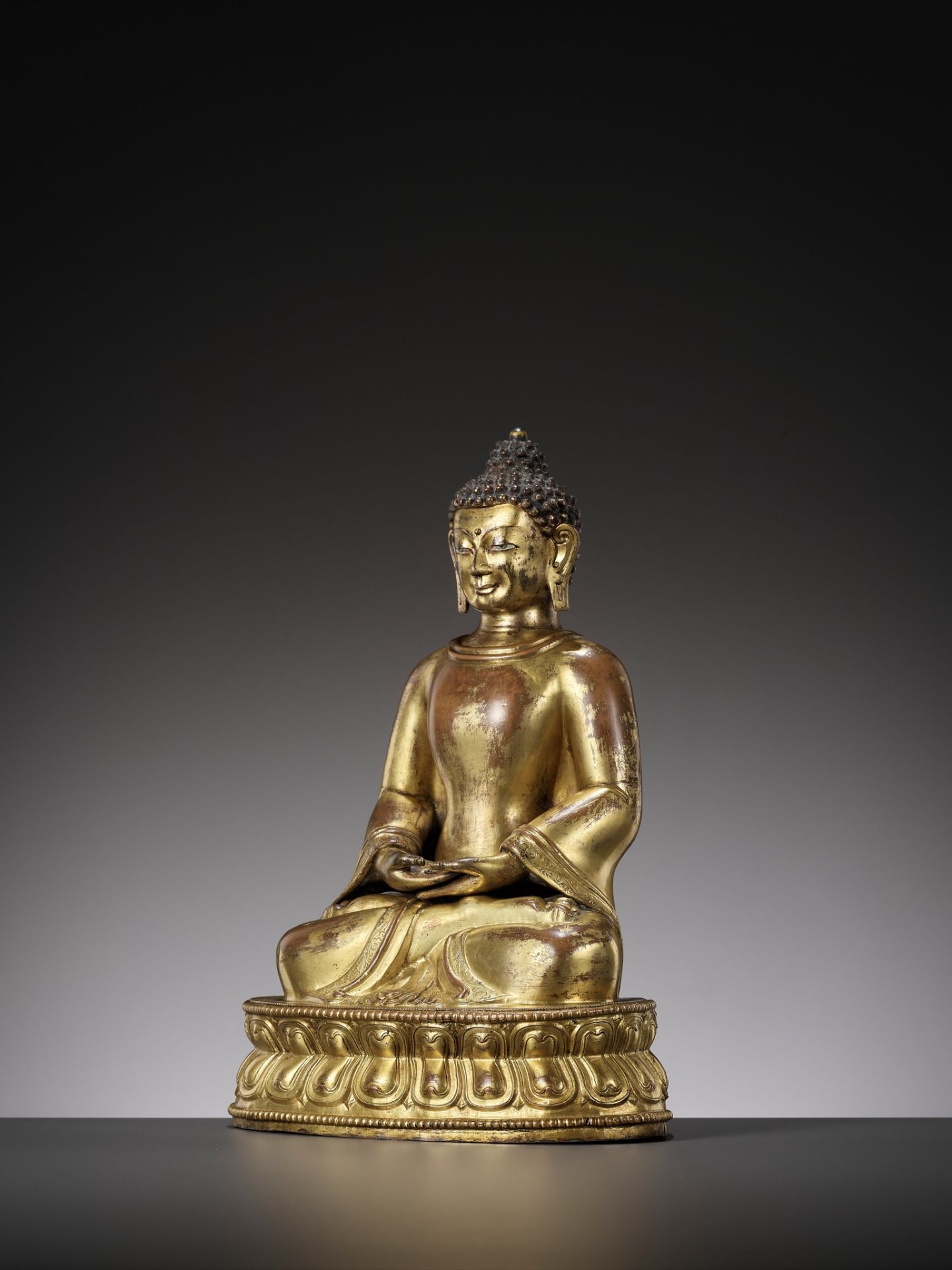 A GILT COPPER-ALLOY REPOUSSE FIGURE OF BUDDHA AMITABHA, WITH AN INSCRIPTION REFERRING TO THE SECOND - Image 7 of 16
