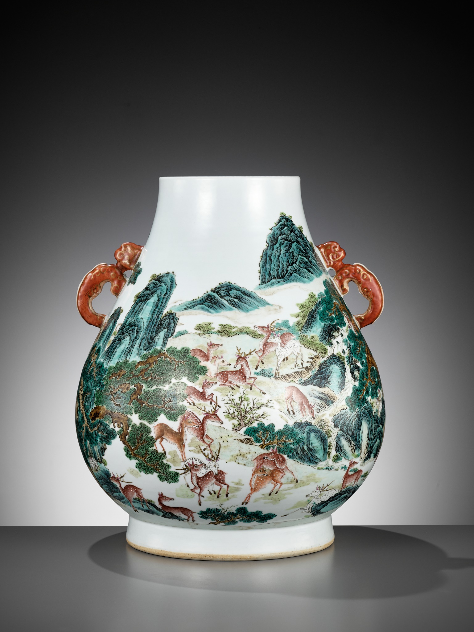 A FAMILLE ROSE 'HUNDRED DEER' (BAI LU) HU-FORM VASE, LATE QING TO EARLY REPUBLIC PERIOD - Image 9 of 17