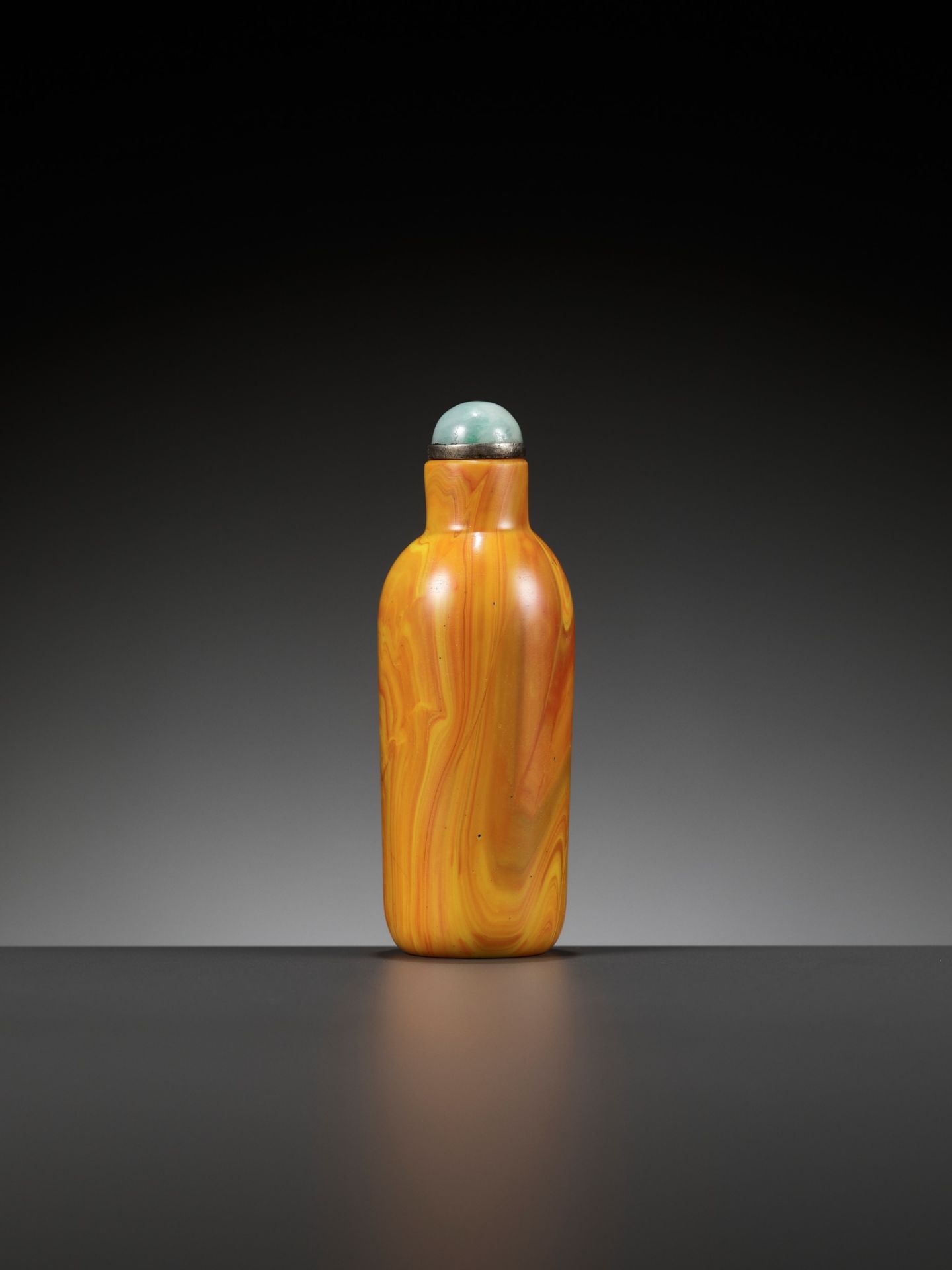 AN IMPERIAL ‘REALGAR’ GLASS SNUFF BOTTLE,ATTRIBUTED TO THE PALACE WORKSHOPS,QIANLONG MARK AND PERIOD - Image 6 of 10