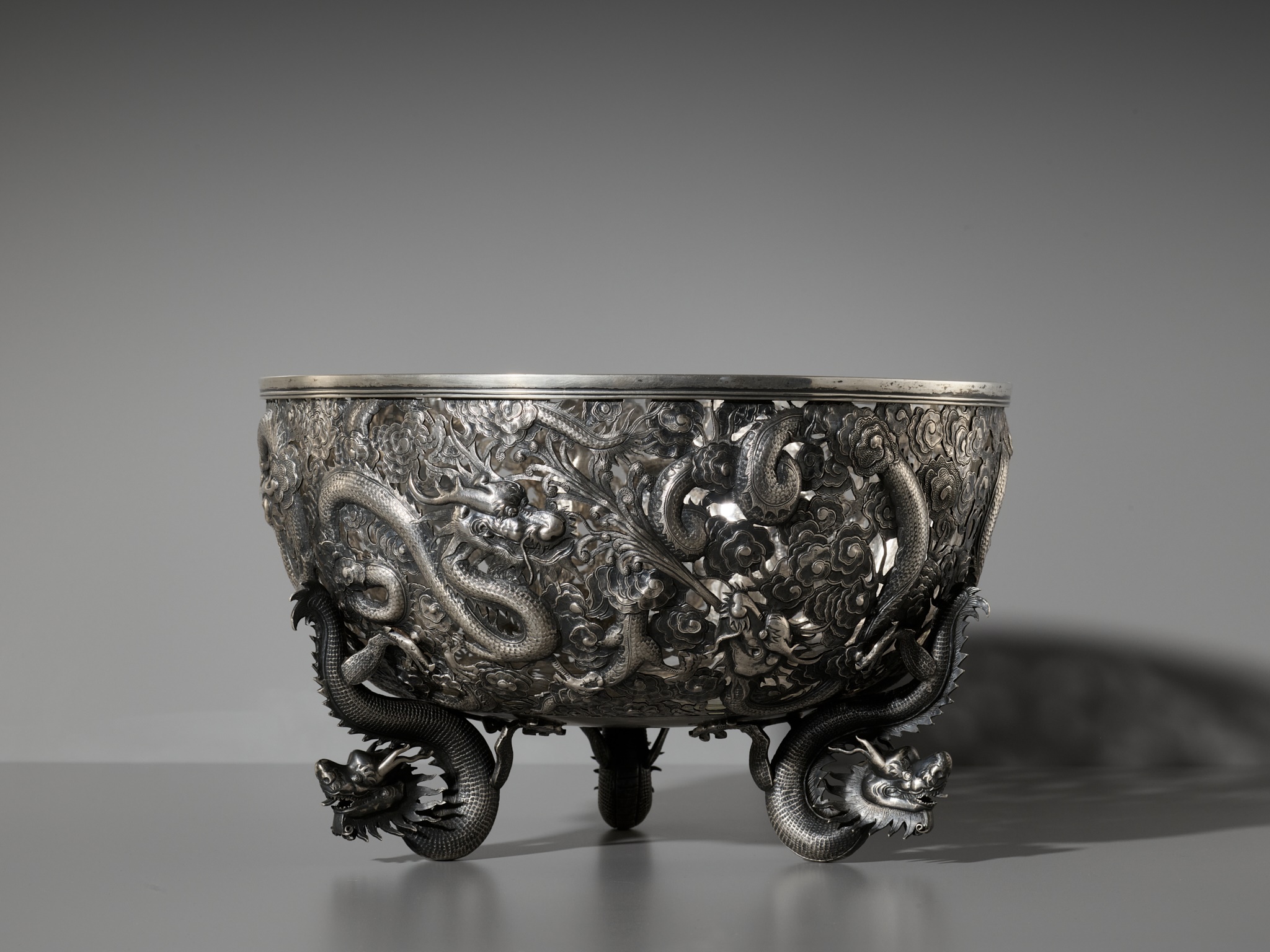 A LARGE SILVER 'DRAGON' RETICULATED PUNCH BOWL, MARKS OF SUI CHANG AND WANG HING - Image 2 of 17