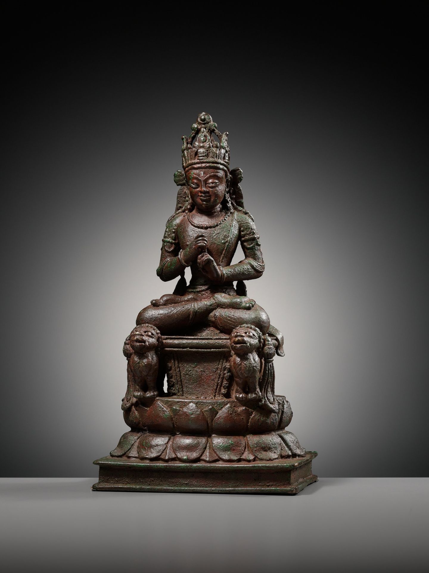 A SILVER-INLAID BRONZE FIGURE OF BUDDHA VAIROCANA, SWAT-VALLEY, 7TH-8TH CENTURY - Image 7 of 17