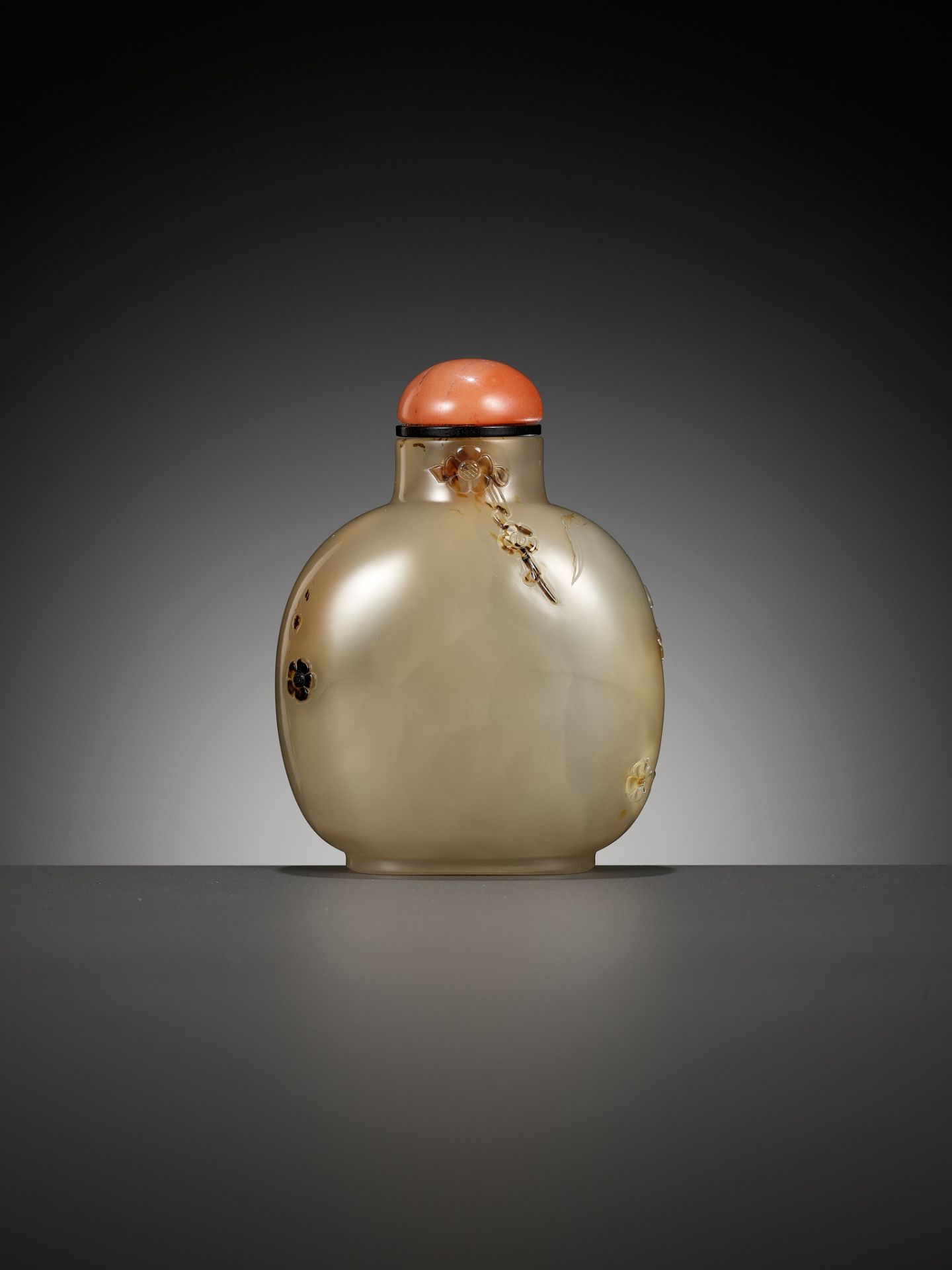 A CAMEO AGATE SNUFF BOTTLE,ATTRIBUTED TO THE CAMEO INK-PLAY MASTER,OFFICIAL SCHOOL,POSSIBLY IMPERIAL - Bild 10 aus 15