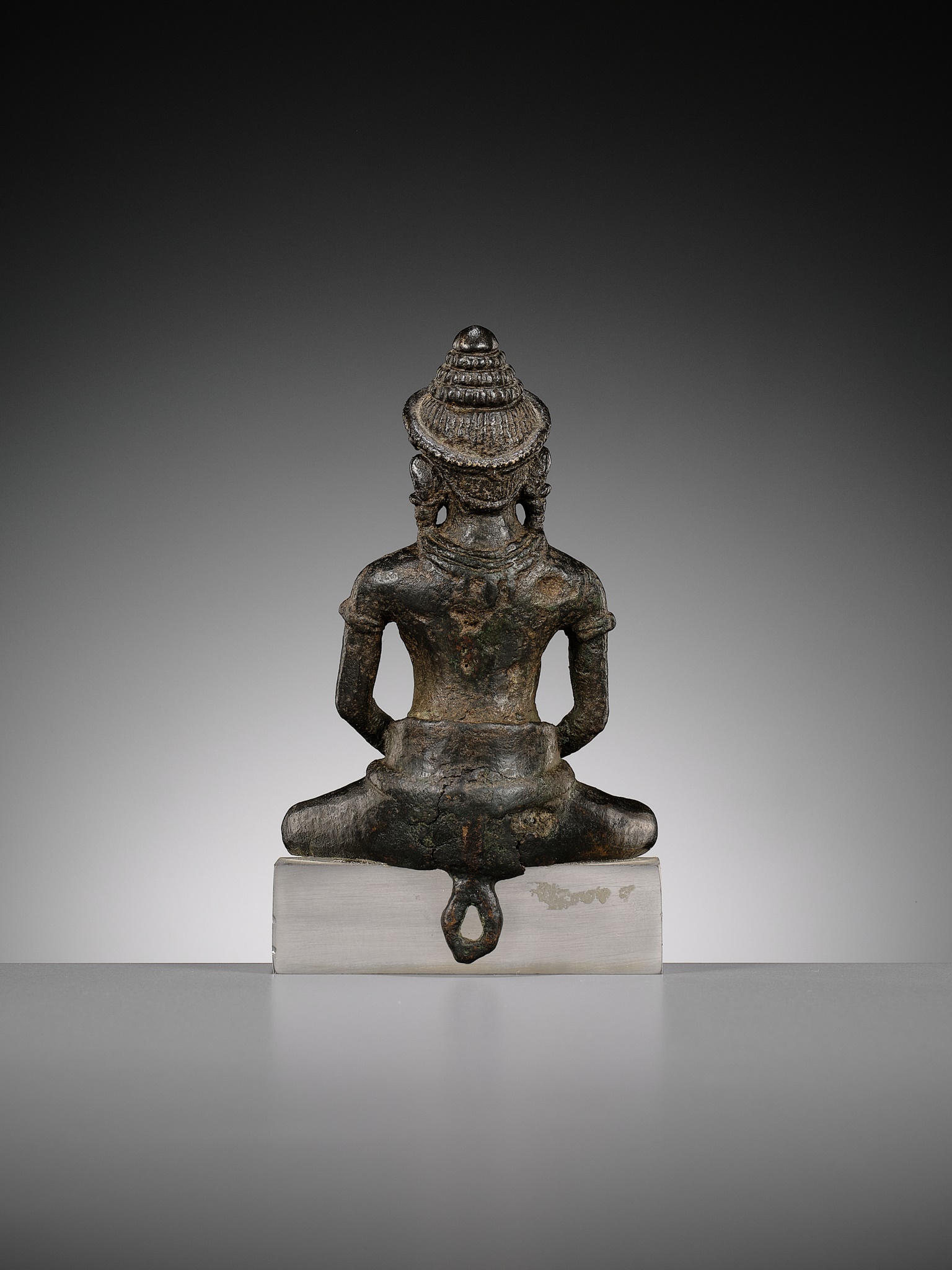 A BRONZE FIGURE OF BUDDHA, ANGKOR PERIOD, KHMER EMPIRE, 12TH CENTURY - Image 7 of 9