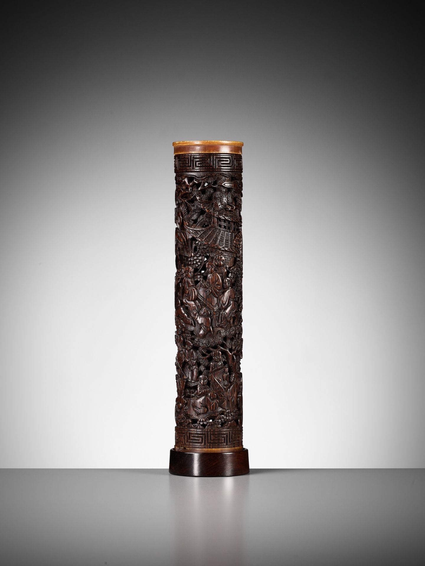 A CARVED AND RETICULATED BAMBOO PARFUMIER, CHINA, 18TH CENTURY - Bild 2 aus 7