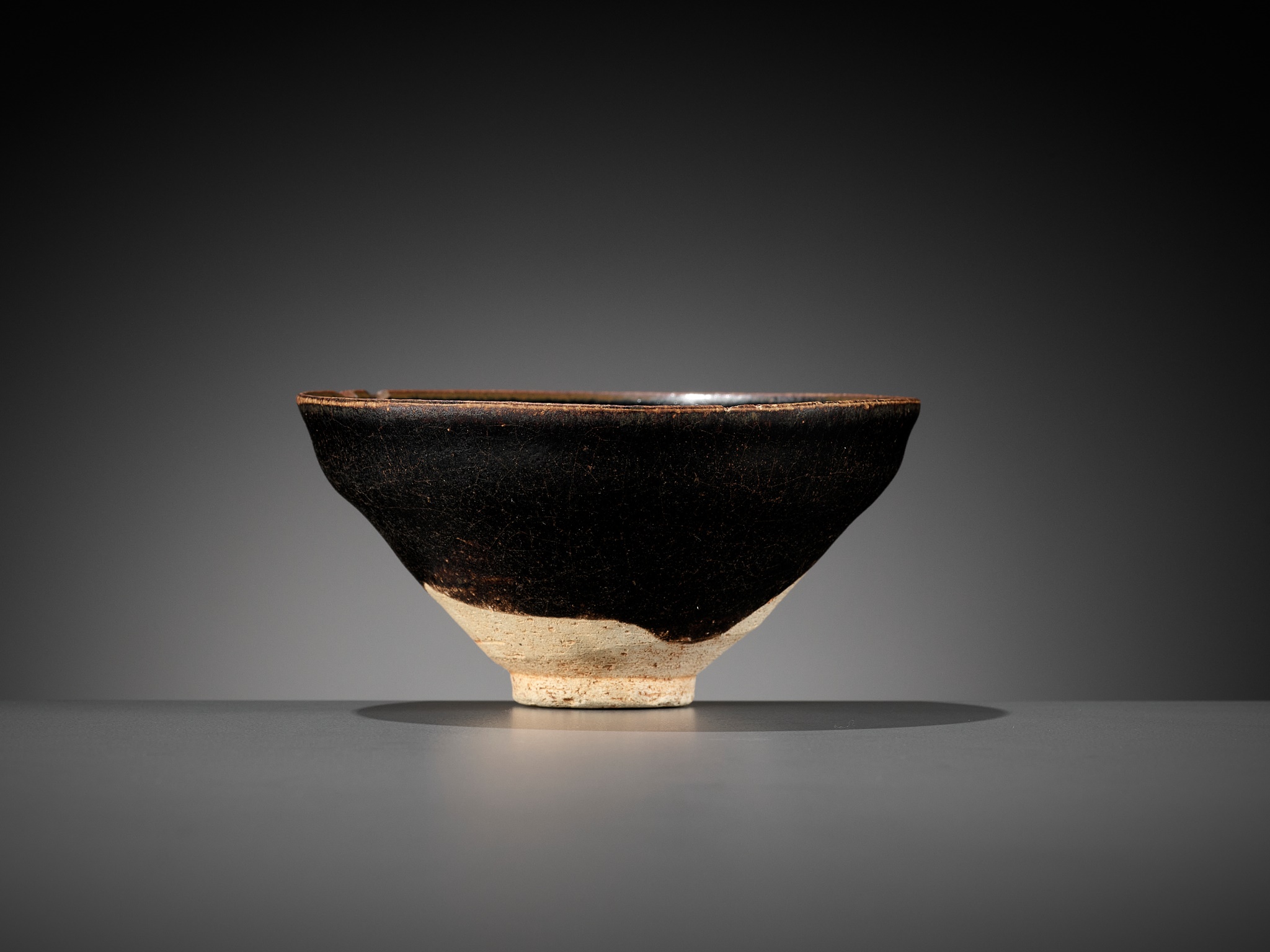 A CIZHOU SILVER-DECORATED AND BLACK-GLAZED TEA BOWL, SOUTHERN SONG OR JIN DYNASTY - Image 7 of 15