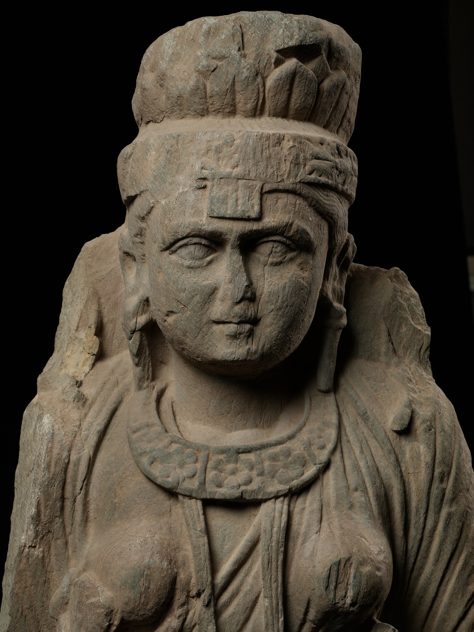 A MONUMENTAL SCHIST FIGURE OF THE GODDESS HARITI, ANCIENT REGION OF GANDHARA - Image 6 of 13