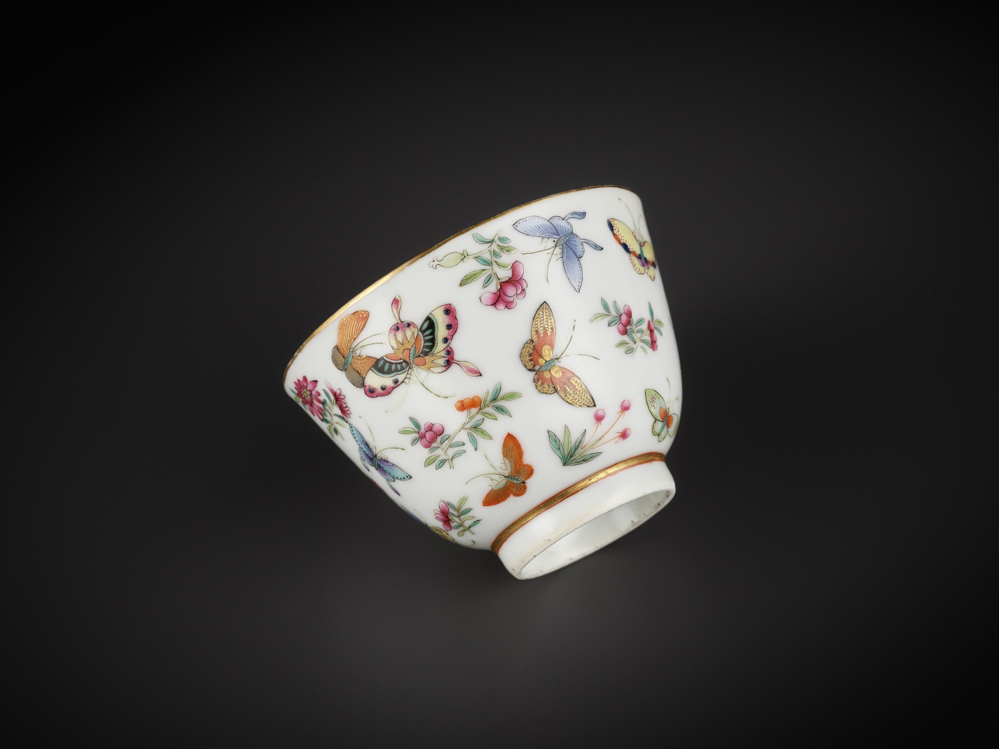 A SUPERB PAIR OF FAMILLE ROSE 'BUTTERFLY' BOWLS, GUANGXU MARKS AND PERIOD - Image 13 of 13