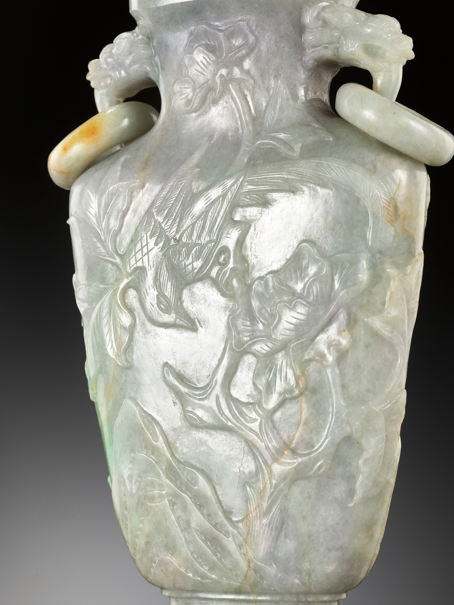 A JADEITE BALUSTER VASE AND COVER, LATE QING DYNASTY TO REPUBLIC PERIOD - Image 10 of 12