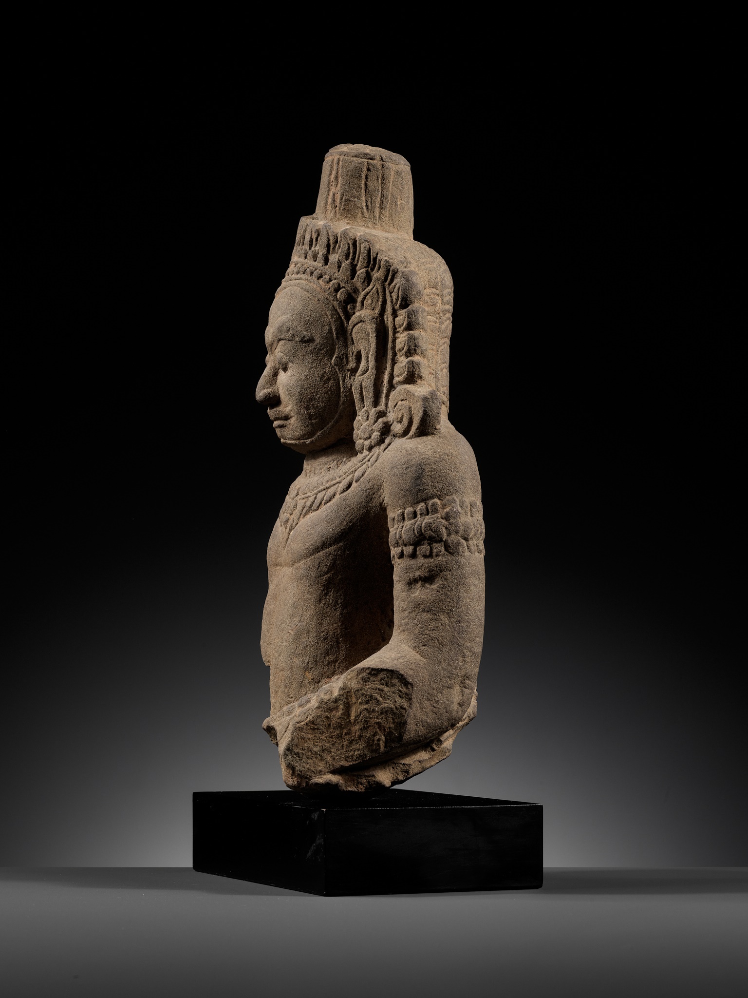 A SANDSTONE BUST OF A DEMON, ASURA, ANGKOR PERIOD - Image 7 of 11