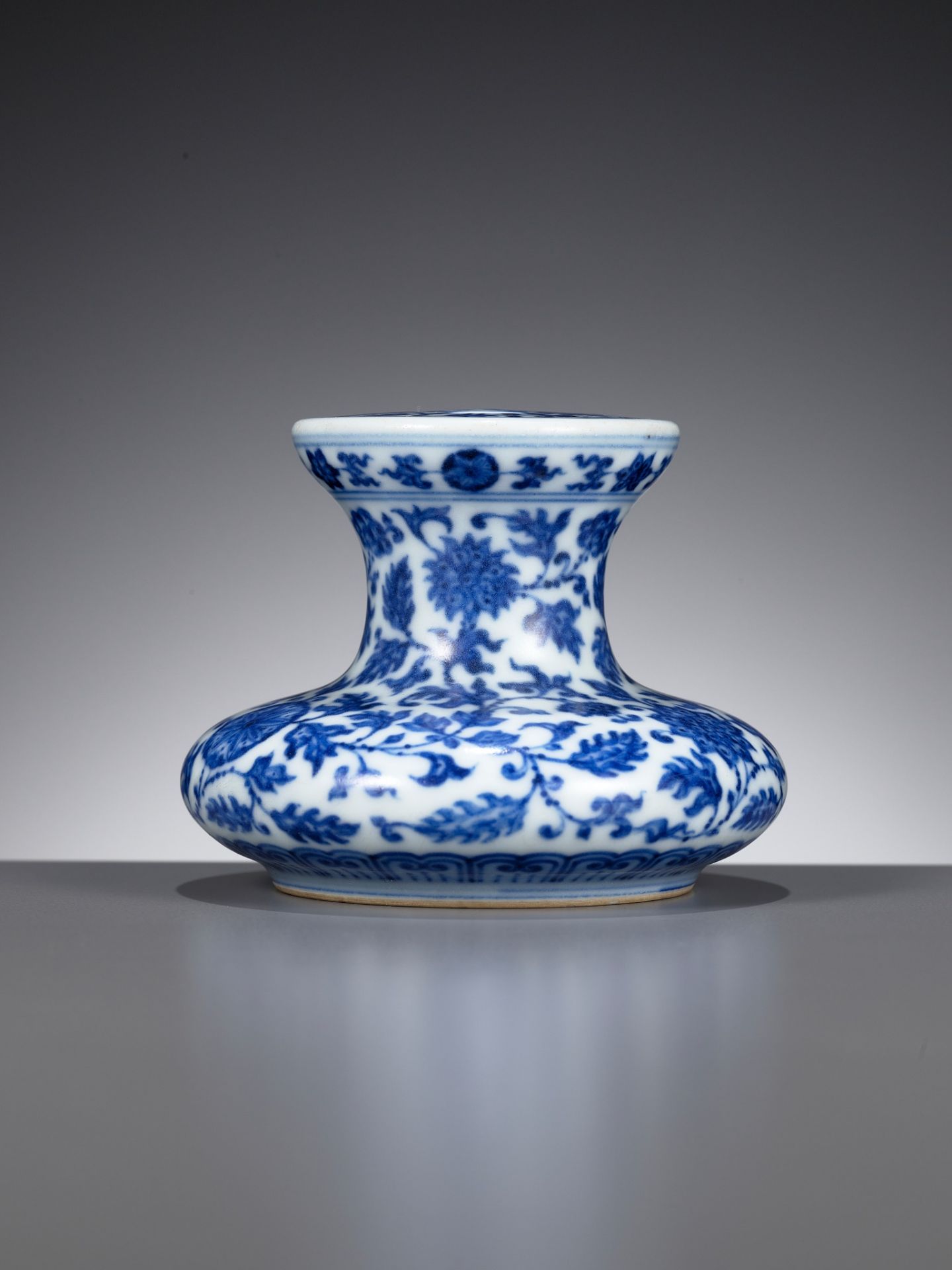 A BLUE AND WHITE MING-STYLE FLOWER-HOLDER, QIANLONG MARK AND PERIOD - Image 7 of 15