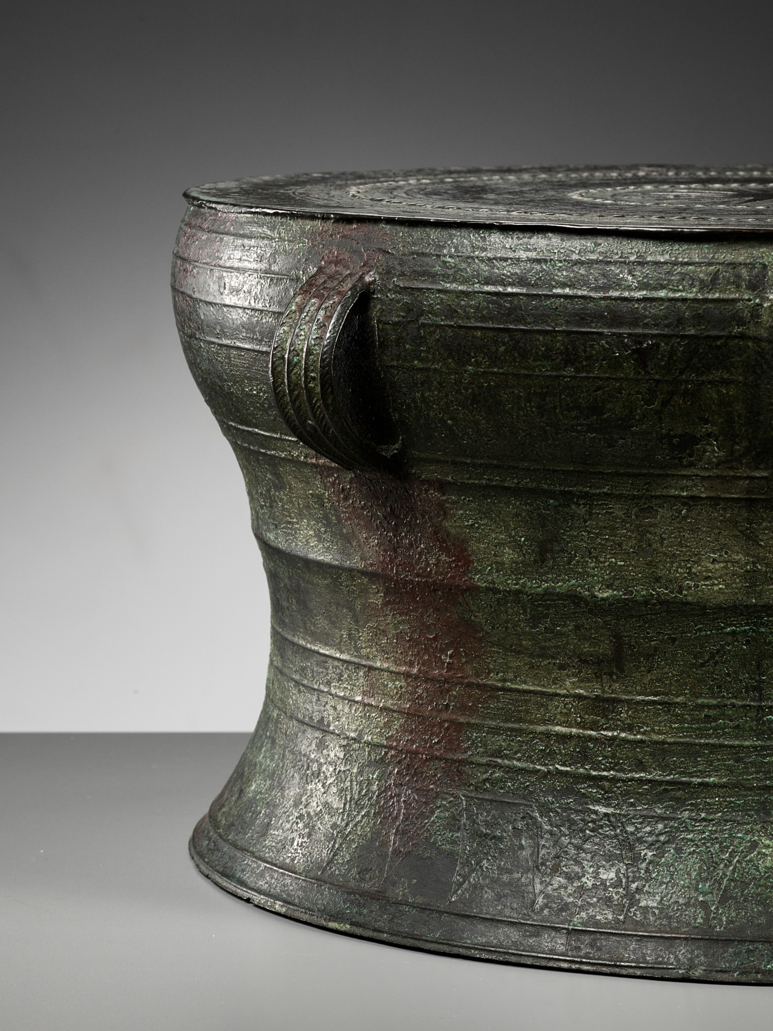 A LARGE AND HEAVY BRONZE RAIN DRUM, DONG SON CULTURE - Image 2 of 13