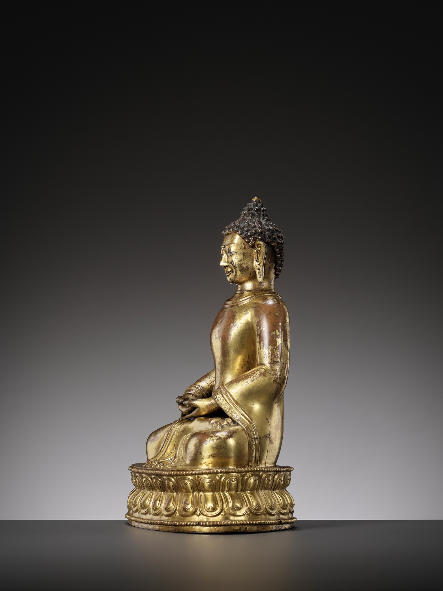 A GILT COPPER-ALLOY REPOUSSE FIGURE OF BUDDHA AMITABHA, WITH AN INSCRIPTION REFERRING TO THE SECOND - Image 11 of 16