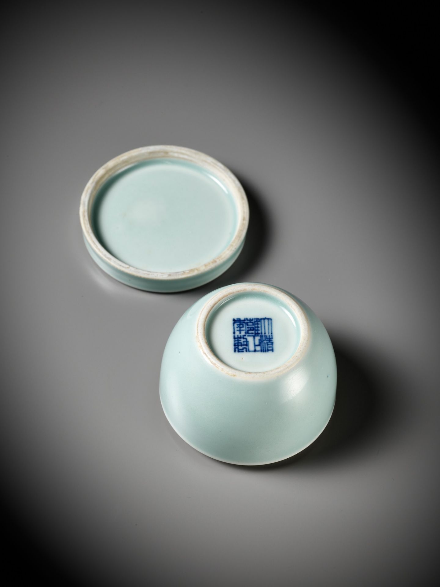 A CELADON-GLAZED LOTUS POD-FORM BOX AND COVER, QING DYNASTY - Image 10 of 14