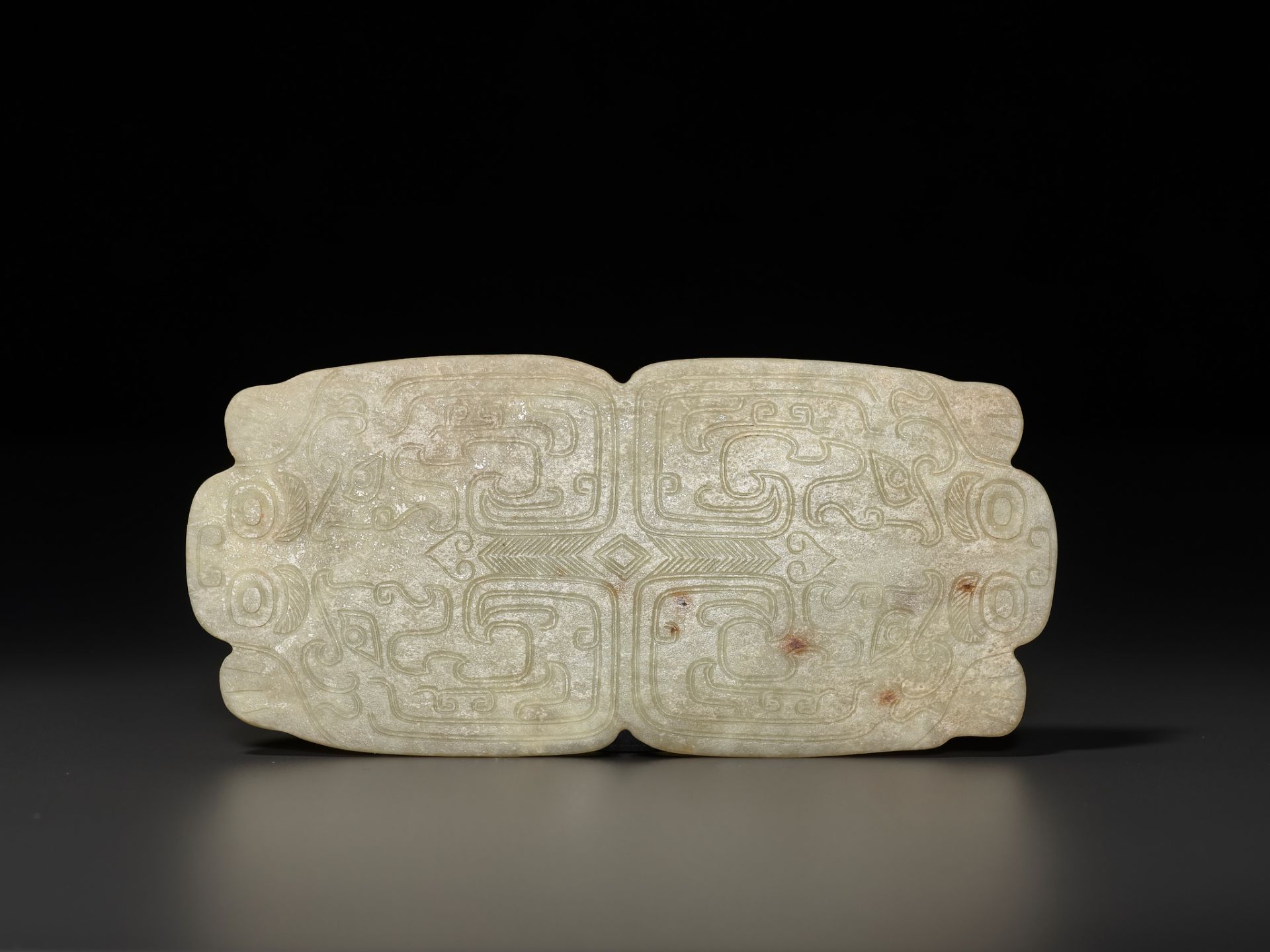 AN IMPORTANT YELLOW JADE 'DOUBLE-BEAR' ORNAMENTAL SEAL AND RITUAL PLAQUE, SPRING AND AUTUMN PERIOD, - Image 18 of 26