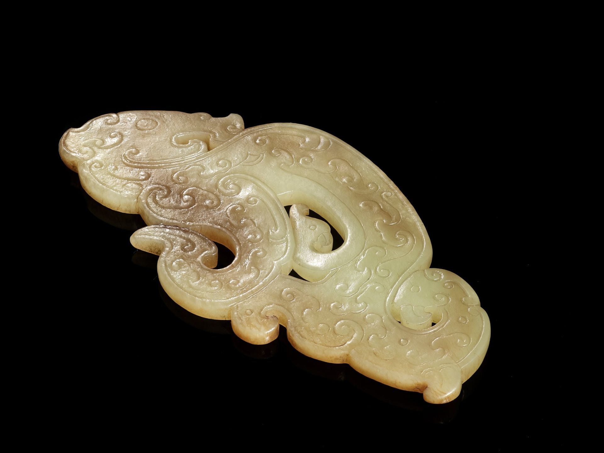AN ARCHAISTIC YELLOW JADE 'DRAGON AND PHEONIX' PENDANT, SONG TO MING DYNASTY - Bild 11 aus 14