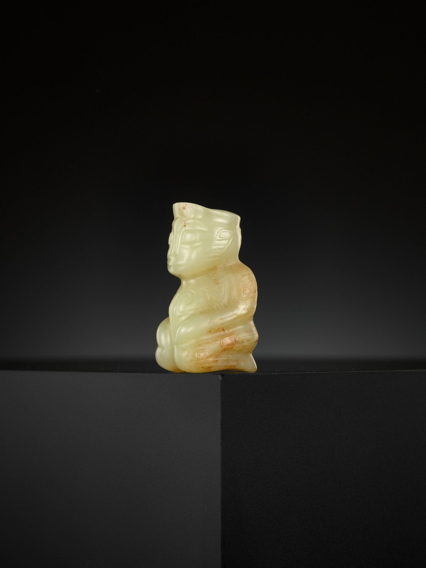 AN EXTREMELY RARE YELLOW JADE 'KNEELING FIGURE', SHANG DYNASTY - Image 12 of 20