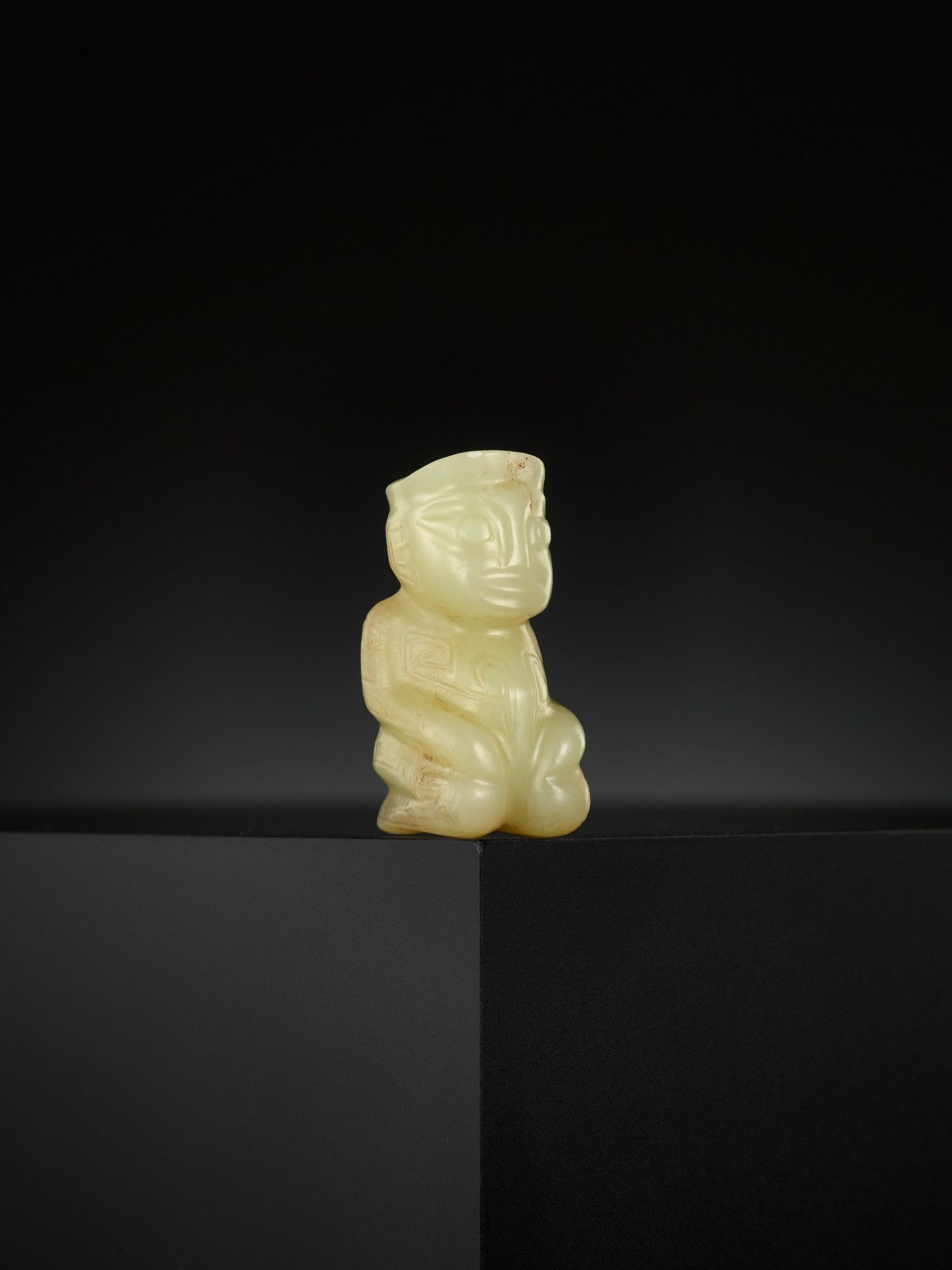 AN EXTREMELY RARE YELLOW JADE 'KNEELING FIGURE', SHANG DYNASTY - Image 2 of 20