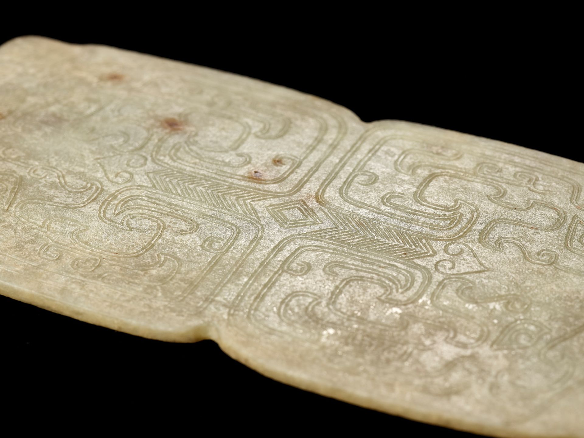 AN IMPORTANT YELLOW JADE 'DOUBLE-BEAR' ORNAMENTAL SEAL AND RITUAL PLAQUE, SPRING AND AUTUMN PERIOD, - Image 21 of 26