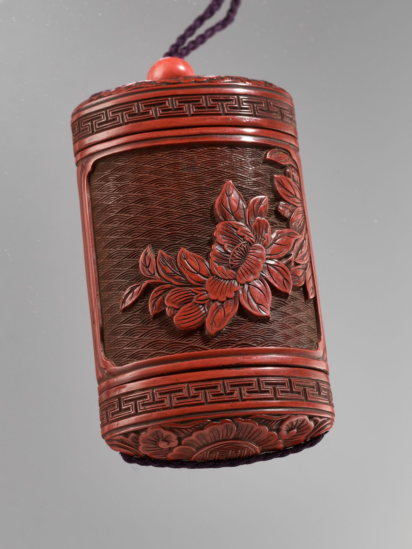 ZOKOKU: AN UNUSUAL TWO-CASE TSUISHU LACQUER INRO WITH PEONY, LILIES, AND REISHI - Bild 2 aus 8