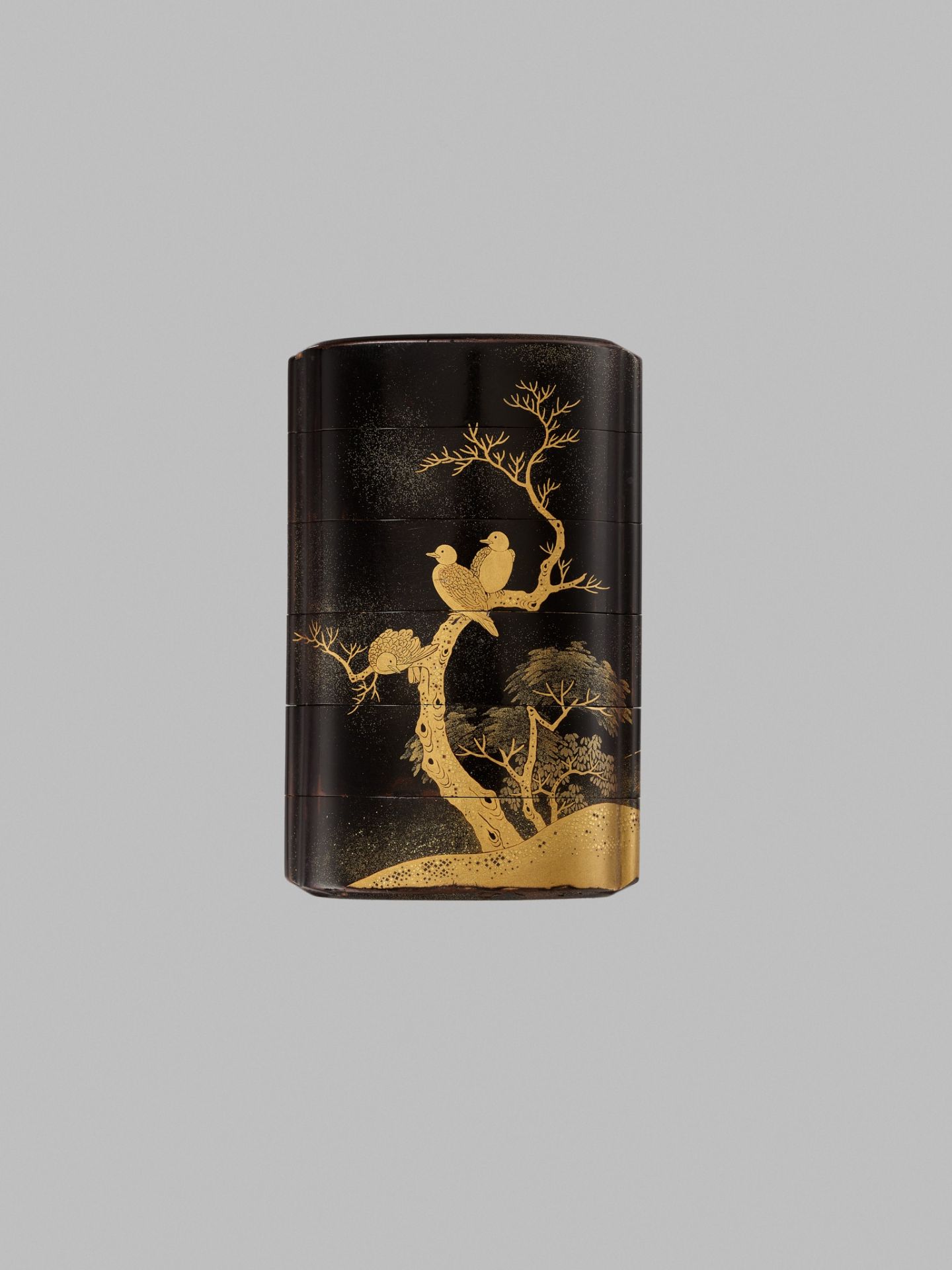 A FINE TOGIDASHI FIVE-CASE INRO DEPICTING PHEASANTS AND TURTLE DOVES - Bild 2 aus 5