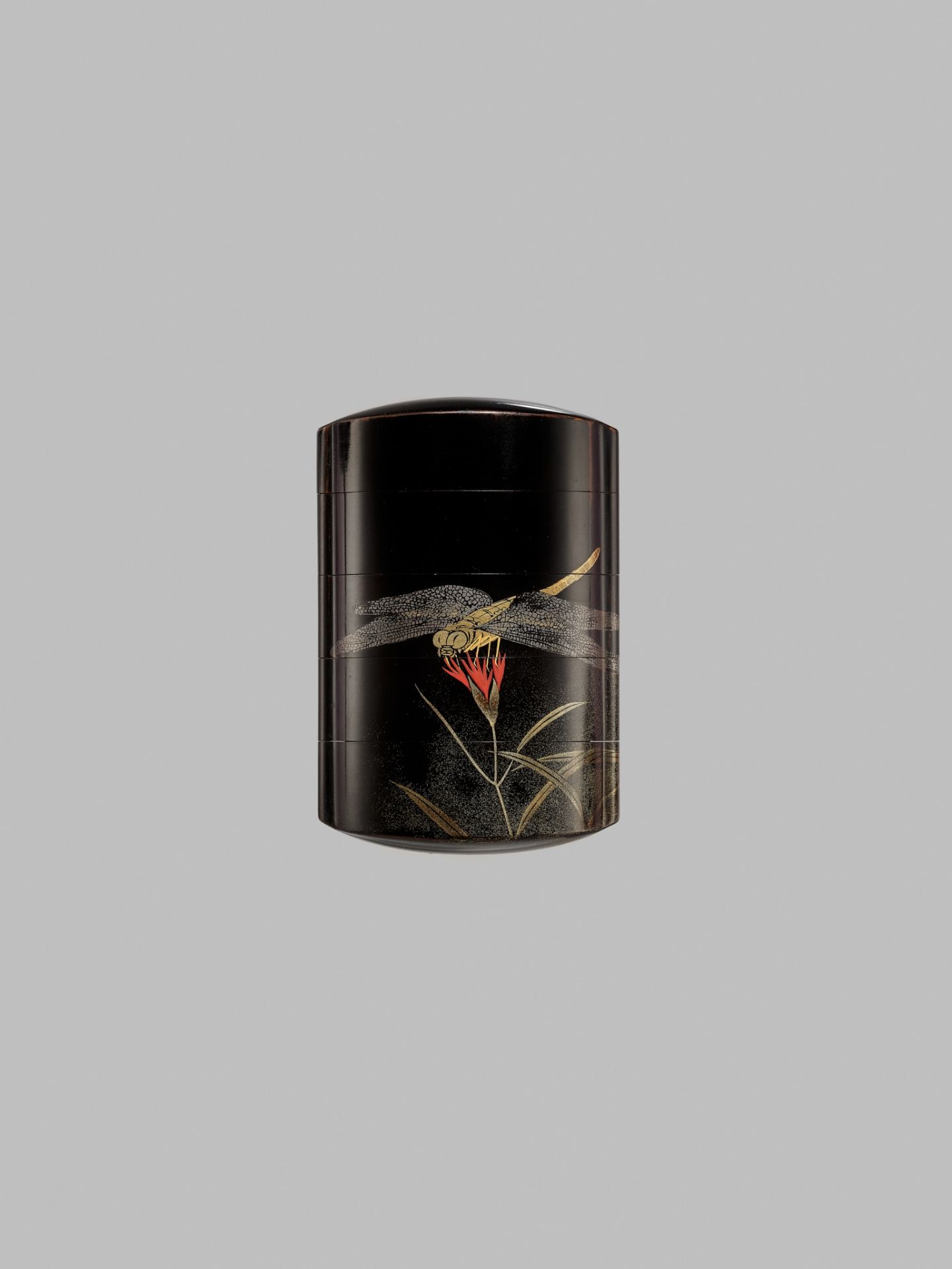 MOEI: A SUPERB FOUR-CASE TOGIDASHI LACQUER INRO DEPICTING A DRAGONFLY - Image 3 of 7