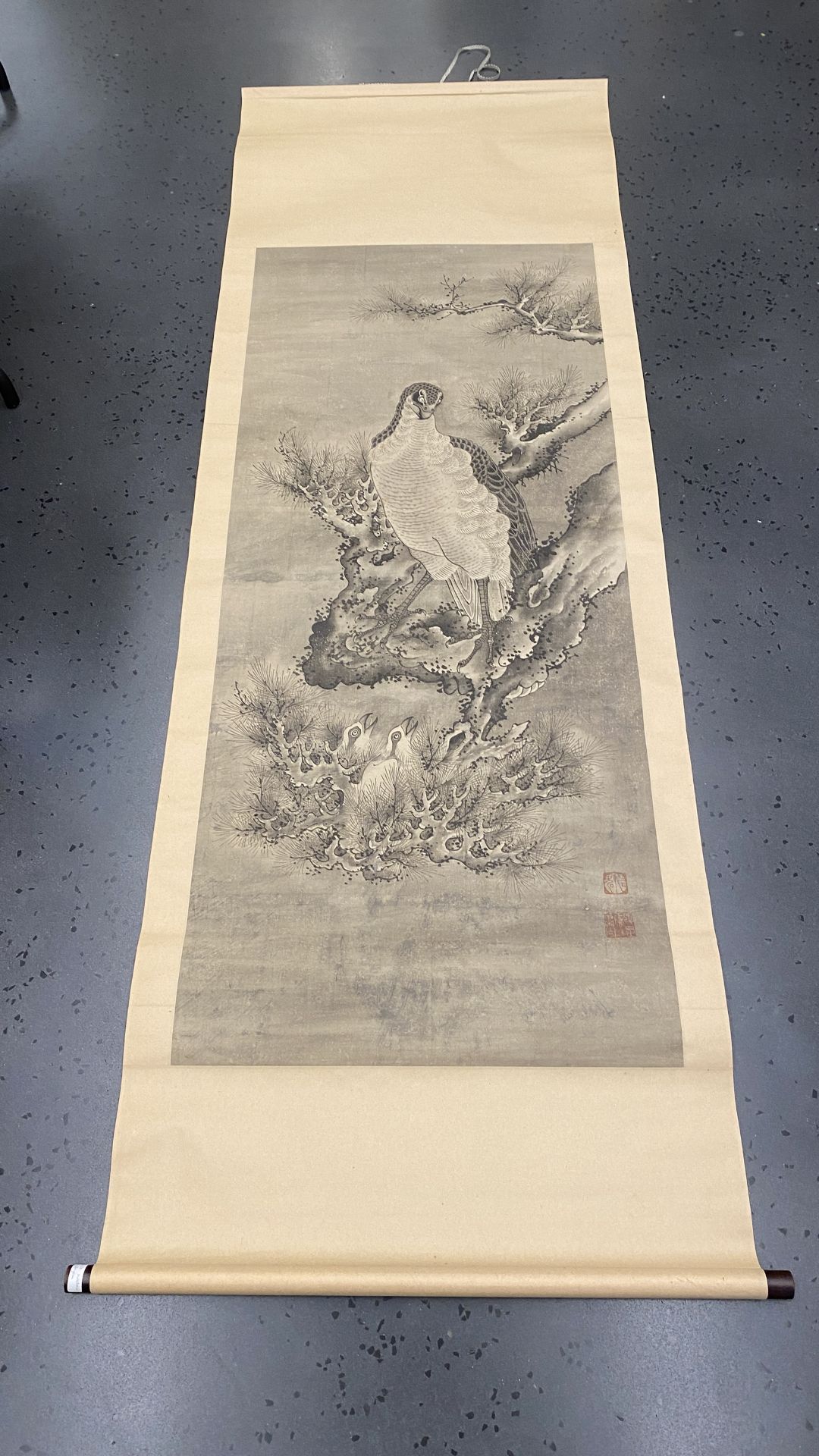 SOGA SHOHAKU (1730-1781): AN IMPORTANT SET OF FIVE SCROLL PAINTINGS WITH BIRDS OF PREY - Bild 32 aus 33