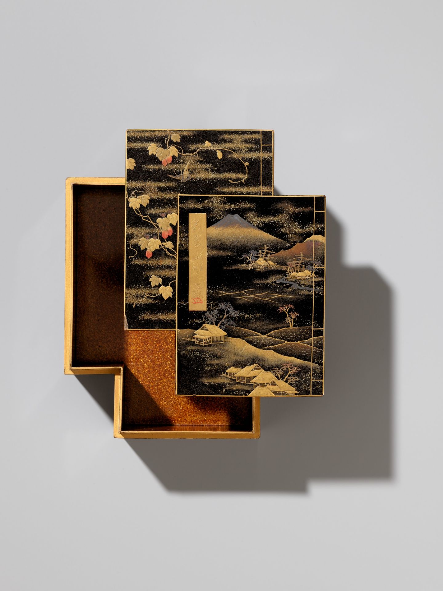 GYOKKOKU: A LACQUER BOX AND COVER WITH A LANDSCAPE - Bild 7 aus 9