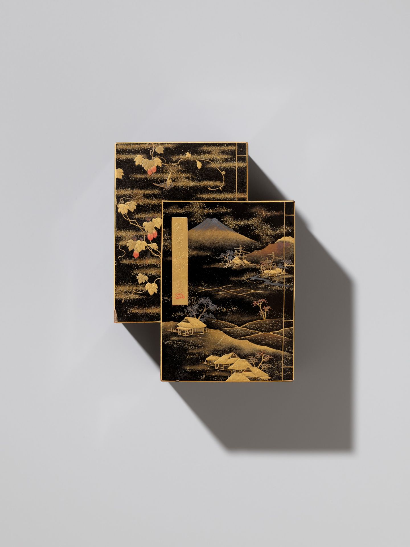 GYOKKOKU: A LACQUER BOX AND COVER WITH A LANDSCAPE - Bild 3 aus 9
