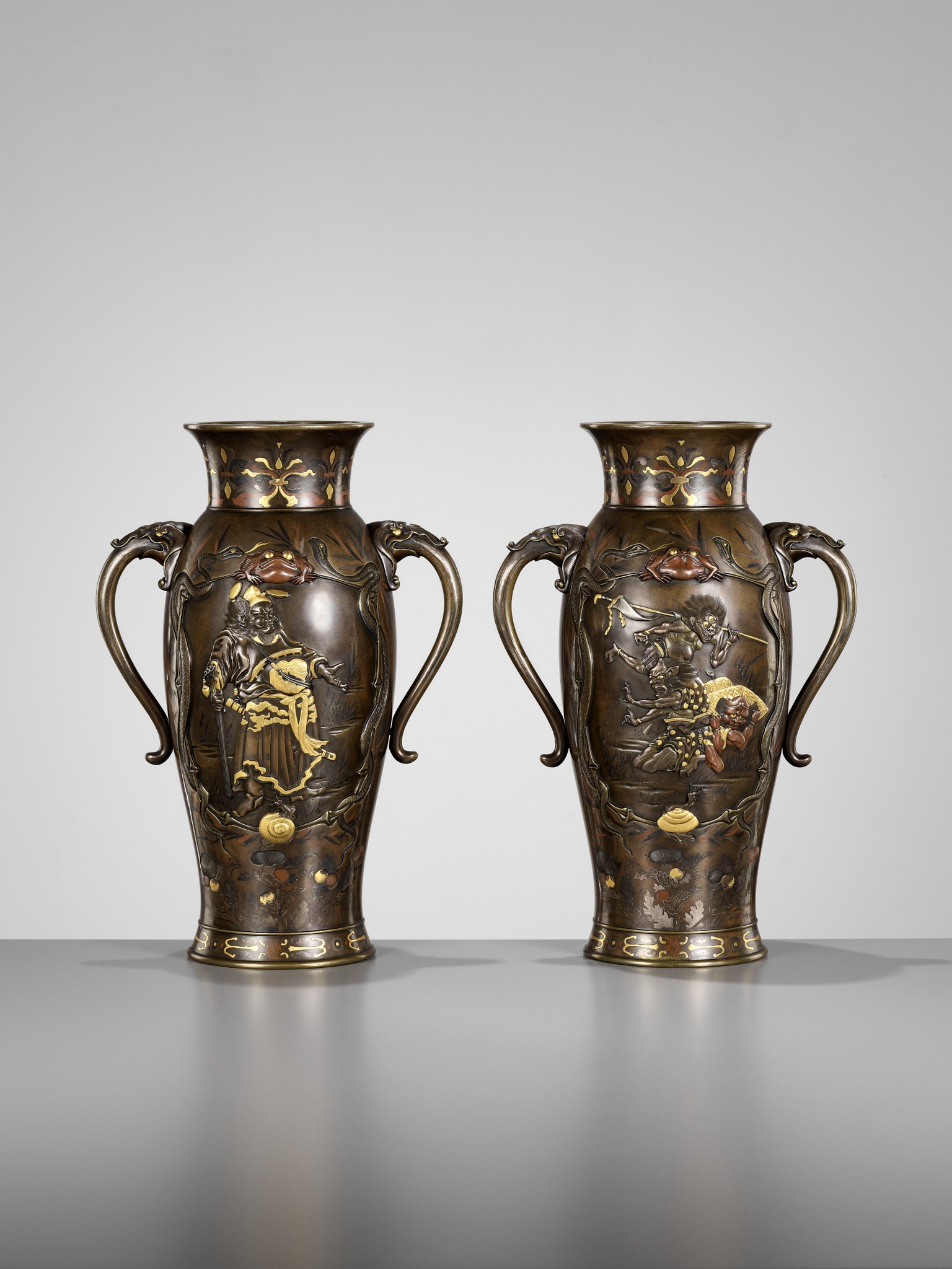 A SUPERB PAIR OF MIYAO-STYLE MIXED-METAL-INLAID AND PARCEL-GILT BRONZE VASES WITH SHOKI AND ONI - Image 5 of 15