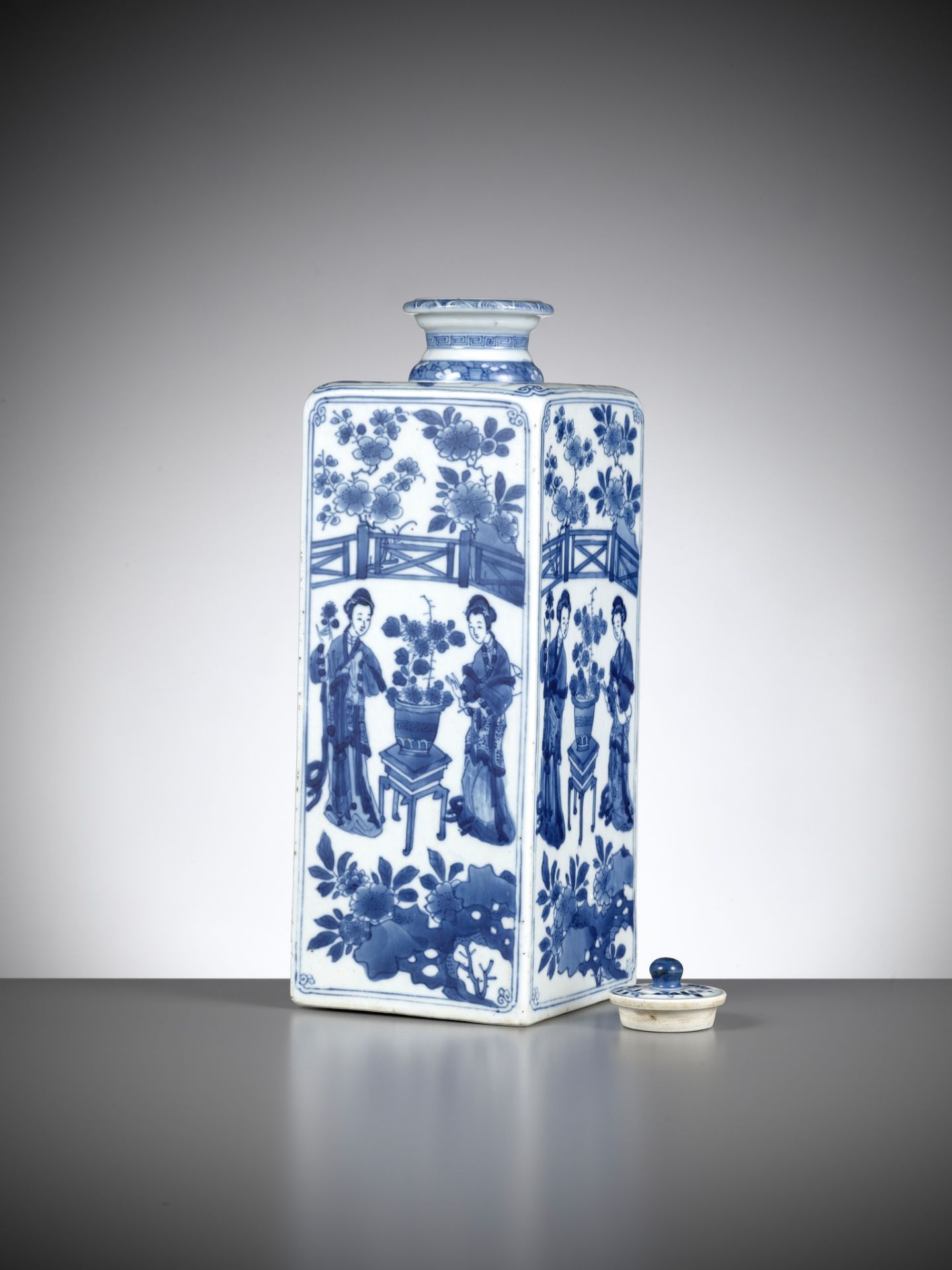 A BLUE AND WHITE RECTANGULAR FLASK AND COVER, KANGXI PERIOD - Image 12 of 22