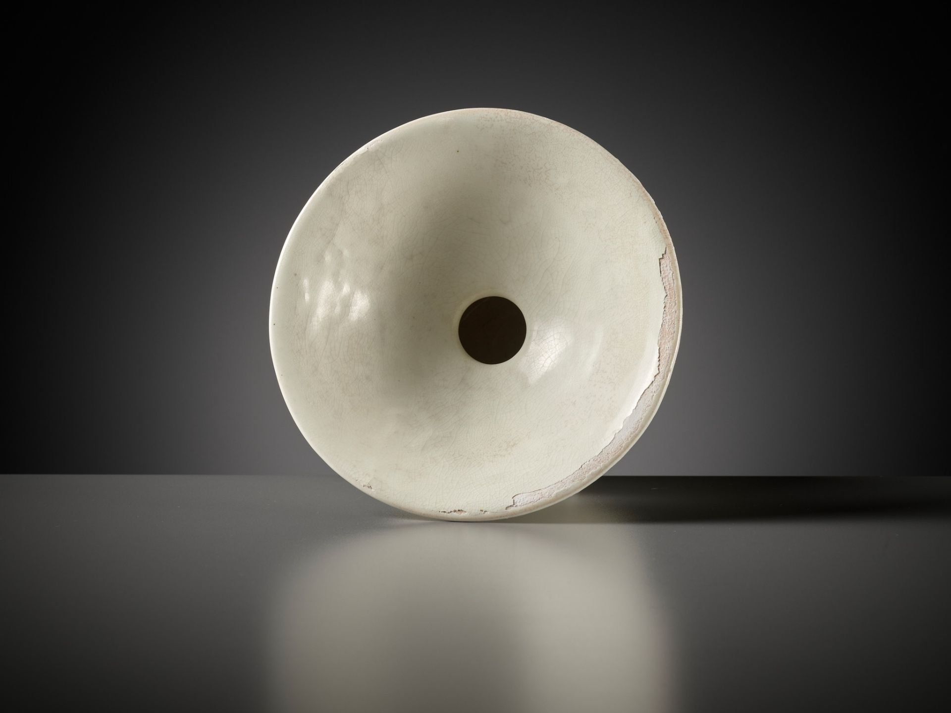 A WHITE-GLAZED XING ZHADOU, LATE TANG DYNASTY TO FIVE DYNASTIES PERIOD - Image 14 of 16