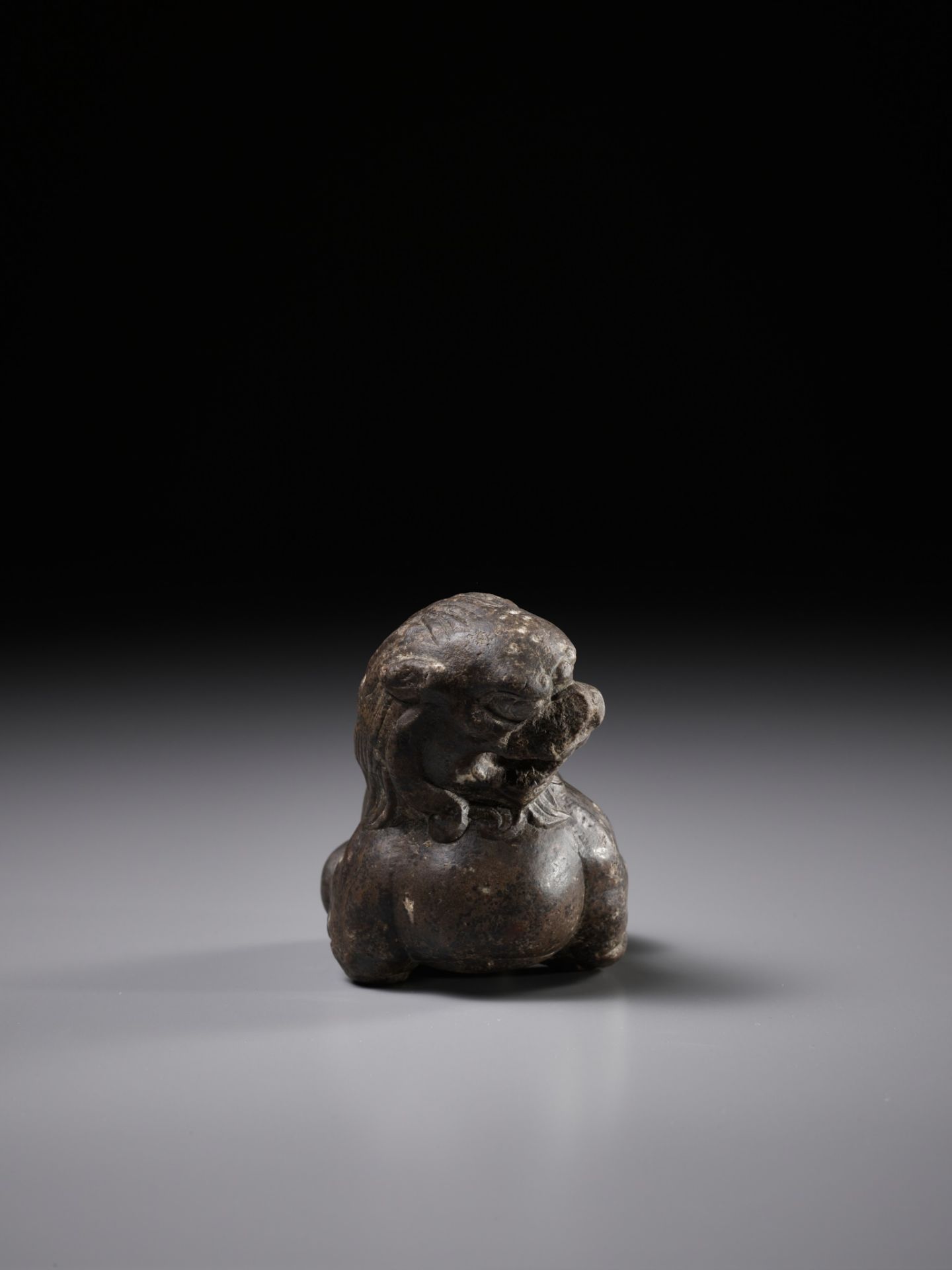 A BROWN LIMESTONE FIGURE OF A SEATED LION, TANG DYNASTY - Image 9 of 10