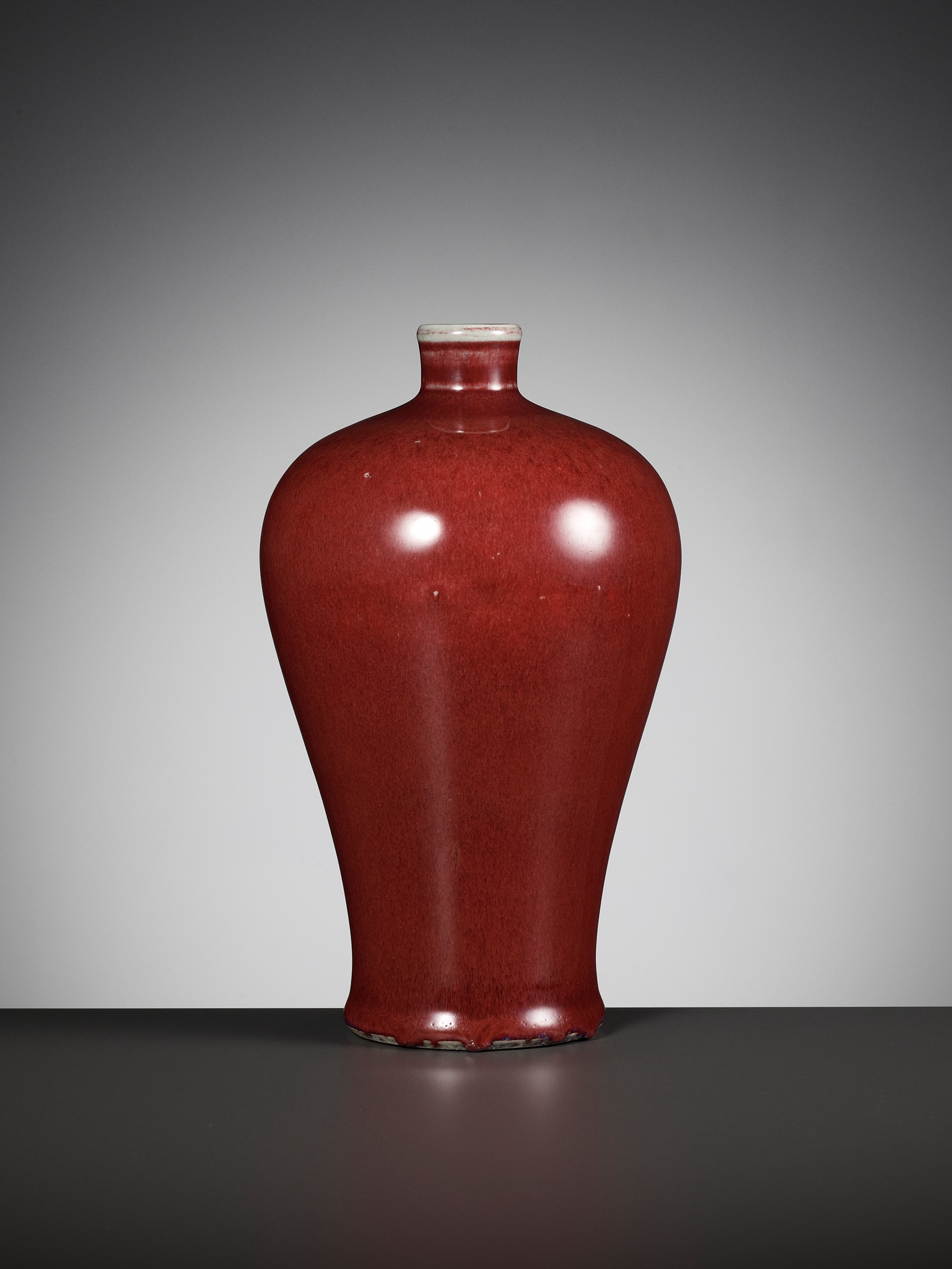 AN ELEGANT FLAMBE-GLAZED VASE, MEIPING, LATE QING DYNASTY TO MID-REPUBLIC PERIOD - Image 6 of 12