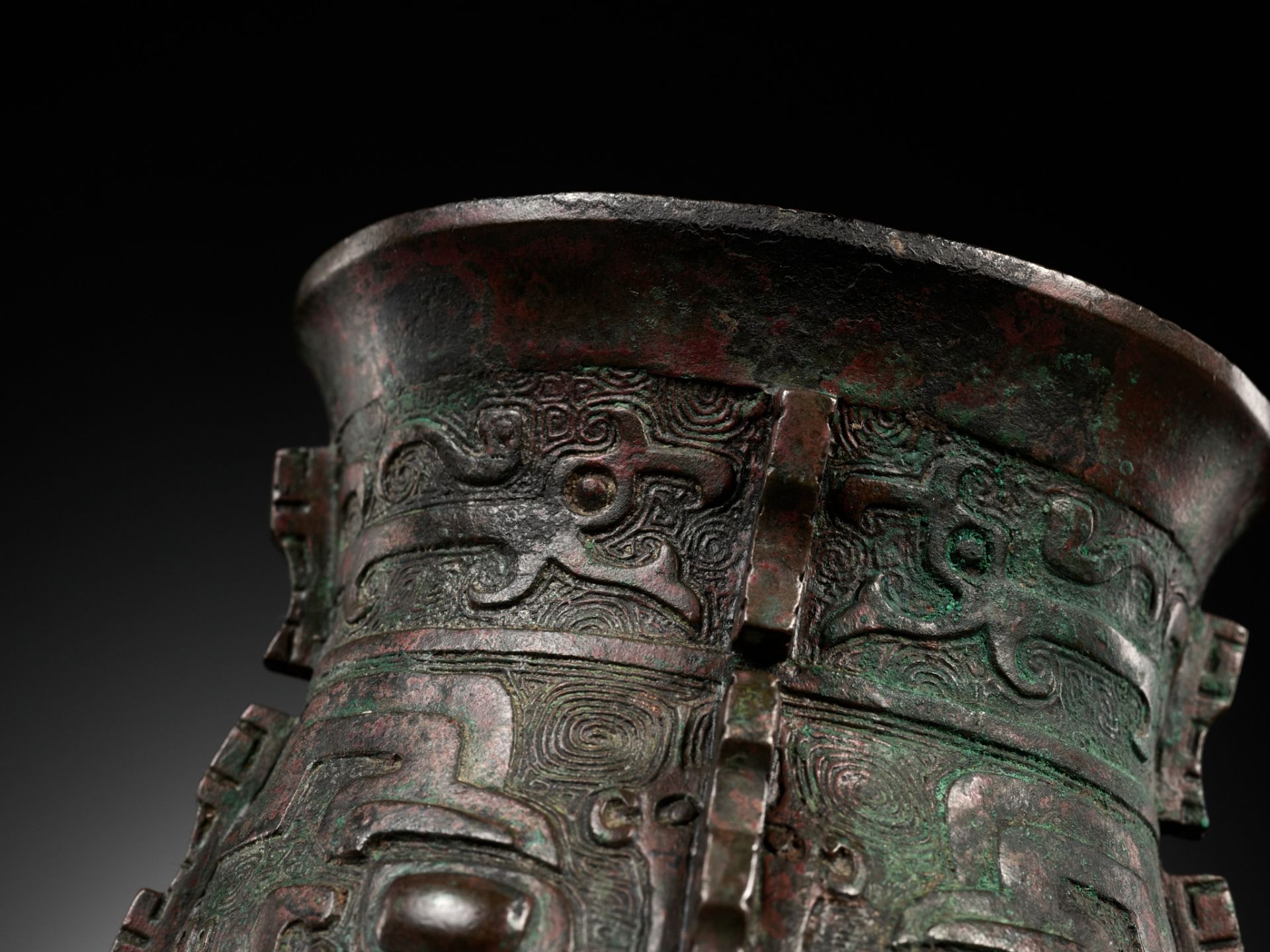A RARE BRONZE RITUAL WINE VESSEL, ZHI, SHANG DYNASTY, CHINA, 13TH-12TH CENTURY BC - Image 21 of 25