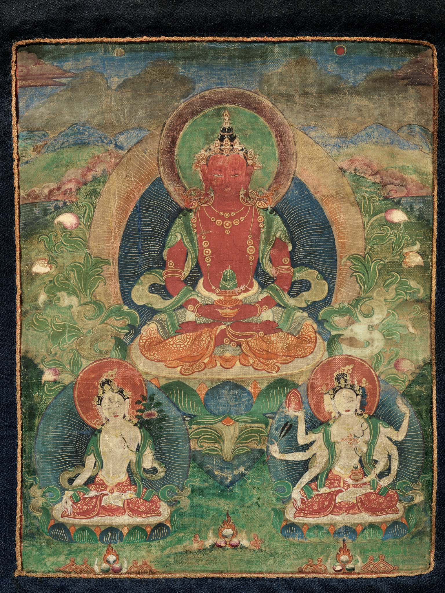 A THANGKA OF RED AMITAYUS, TIBET, 18TH CENTURY - Image 3 of 10