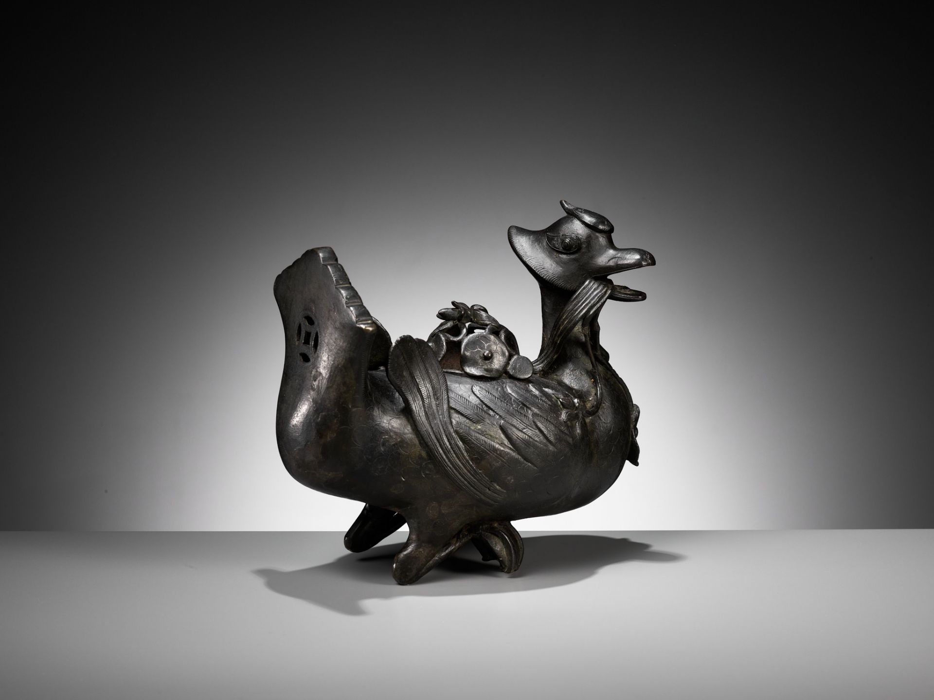 A MASSIVE BRONZE 'MANDARIN DUCK' CENSER AND COVER, MING DYNASTY - Image 8 of 11