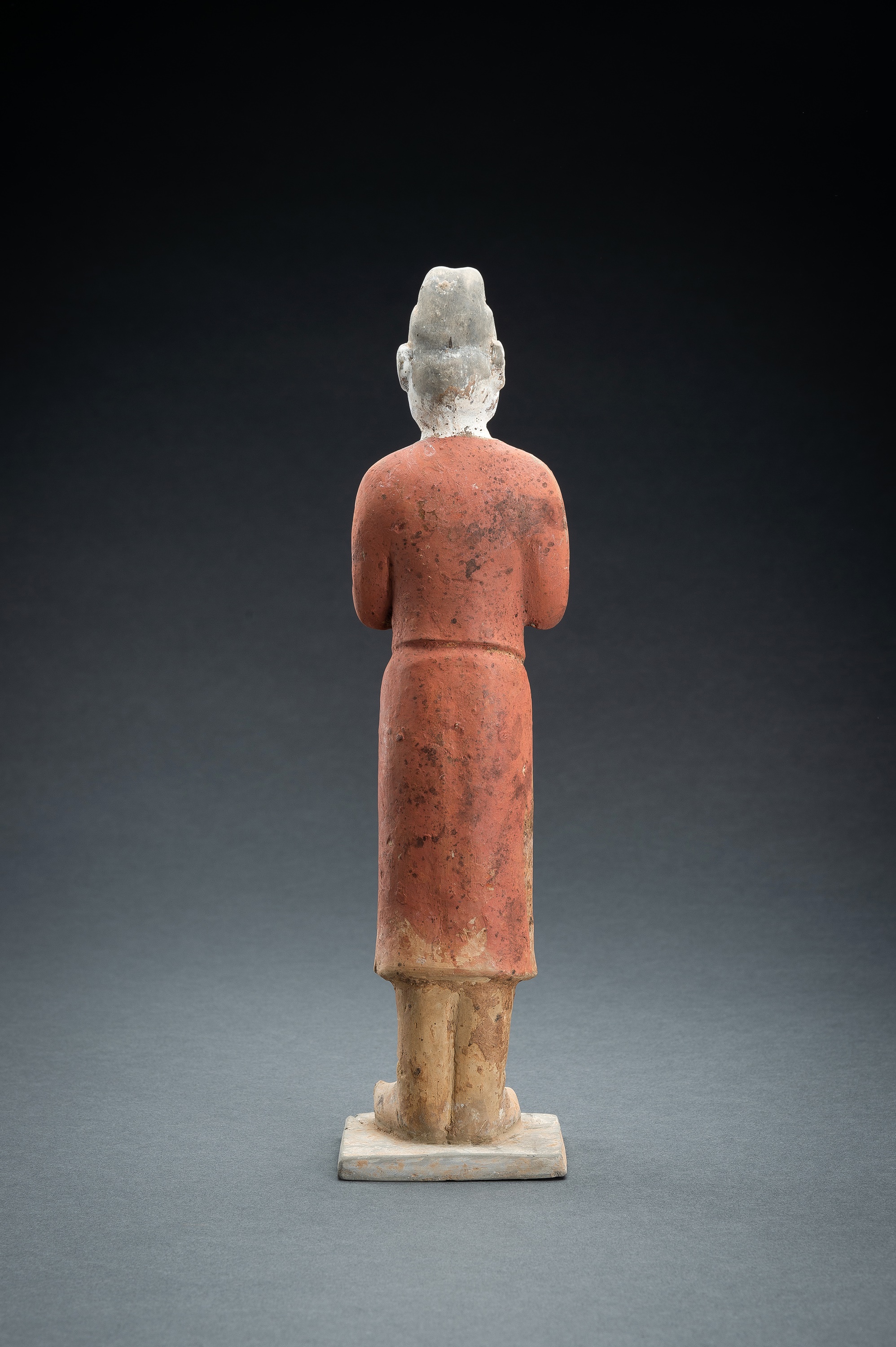 A RARE POTTERY FIGURE OF A COURT SERVANT, TANG DYNASTY - Image 12 of 14