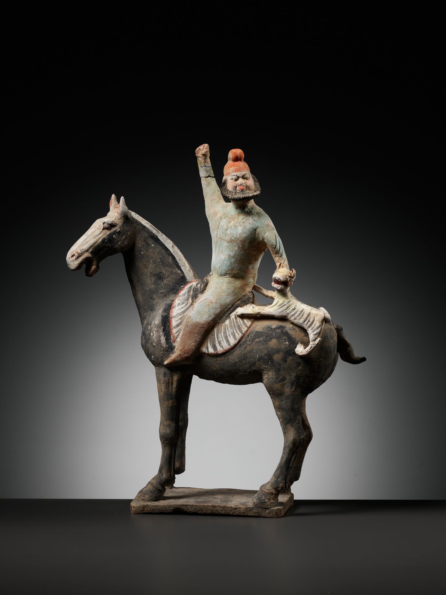 A RARE PAINTED POTTERY HORSE WITH A 'PHRYGIAN' RIDER AND TIGER CUB, TANG DYNASTY - Image 12 of 14