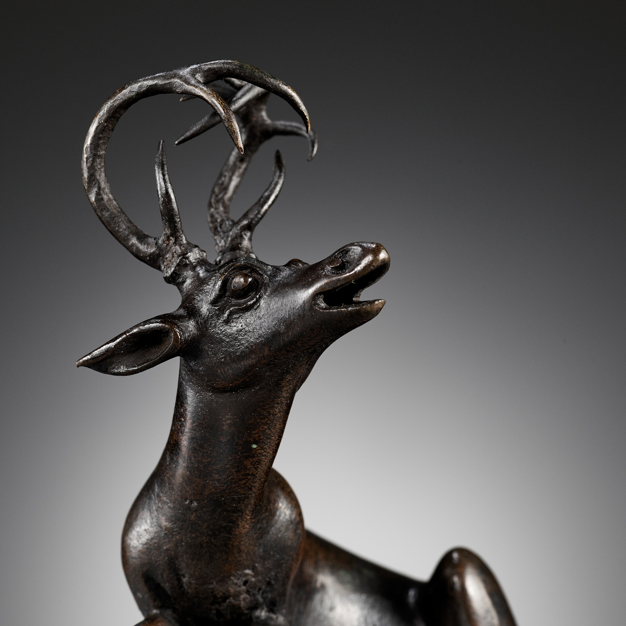 A BRONZE 'DEER' WATERDROPPER, LATE MING TO EARLY QING DYNASTY - Image 13 of 13
