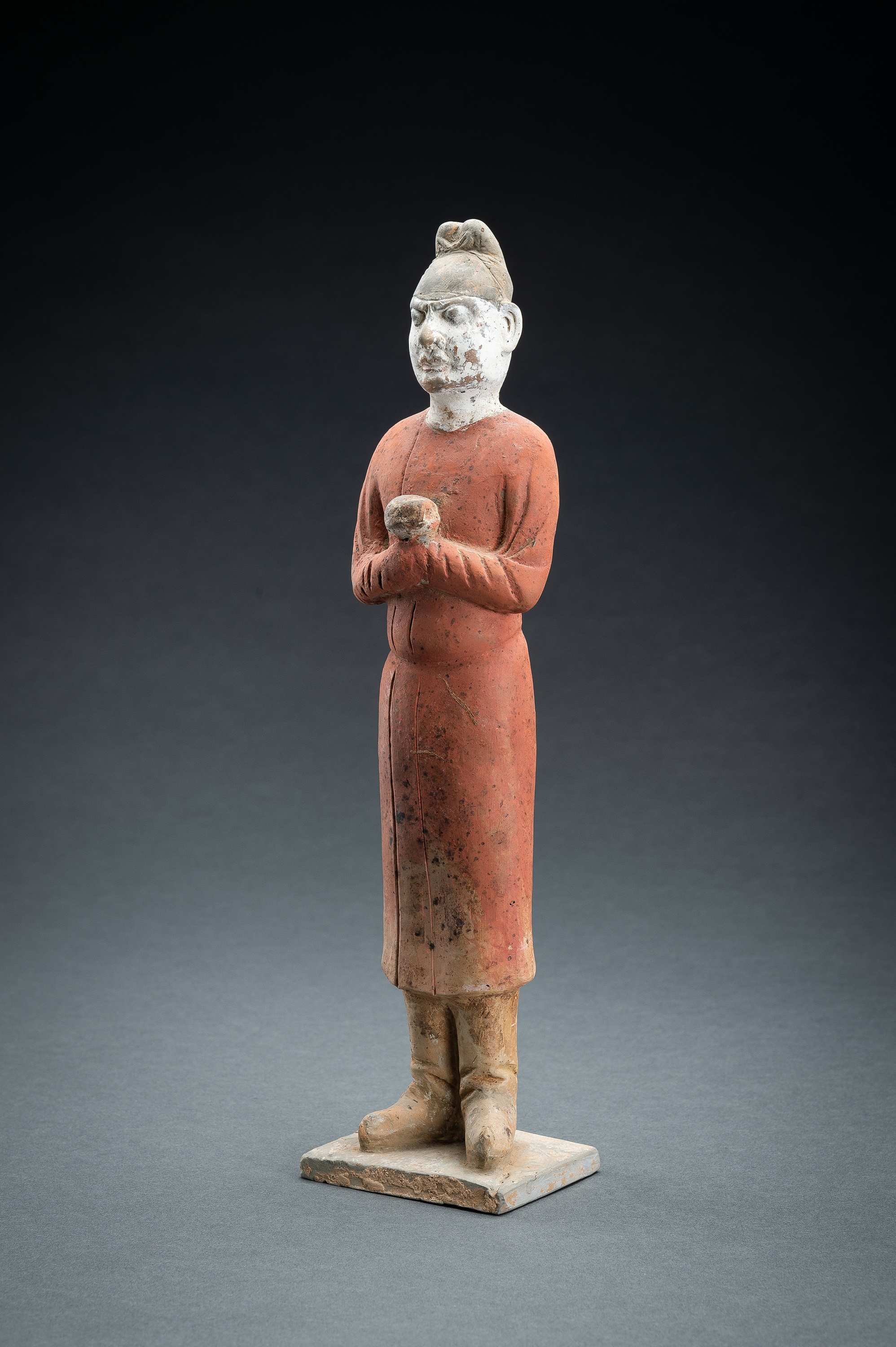 A RARE POTTERY FIGURE OF A COURT SERVANT, TANG DYNASTY - Image 8 of 14