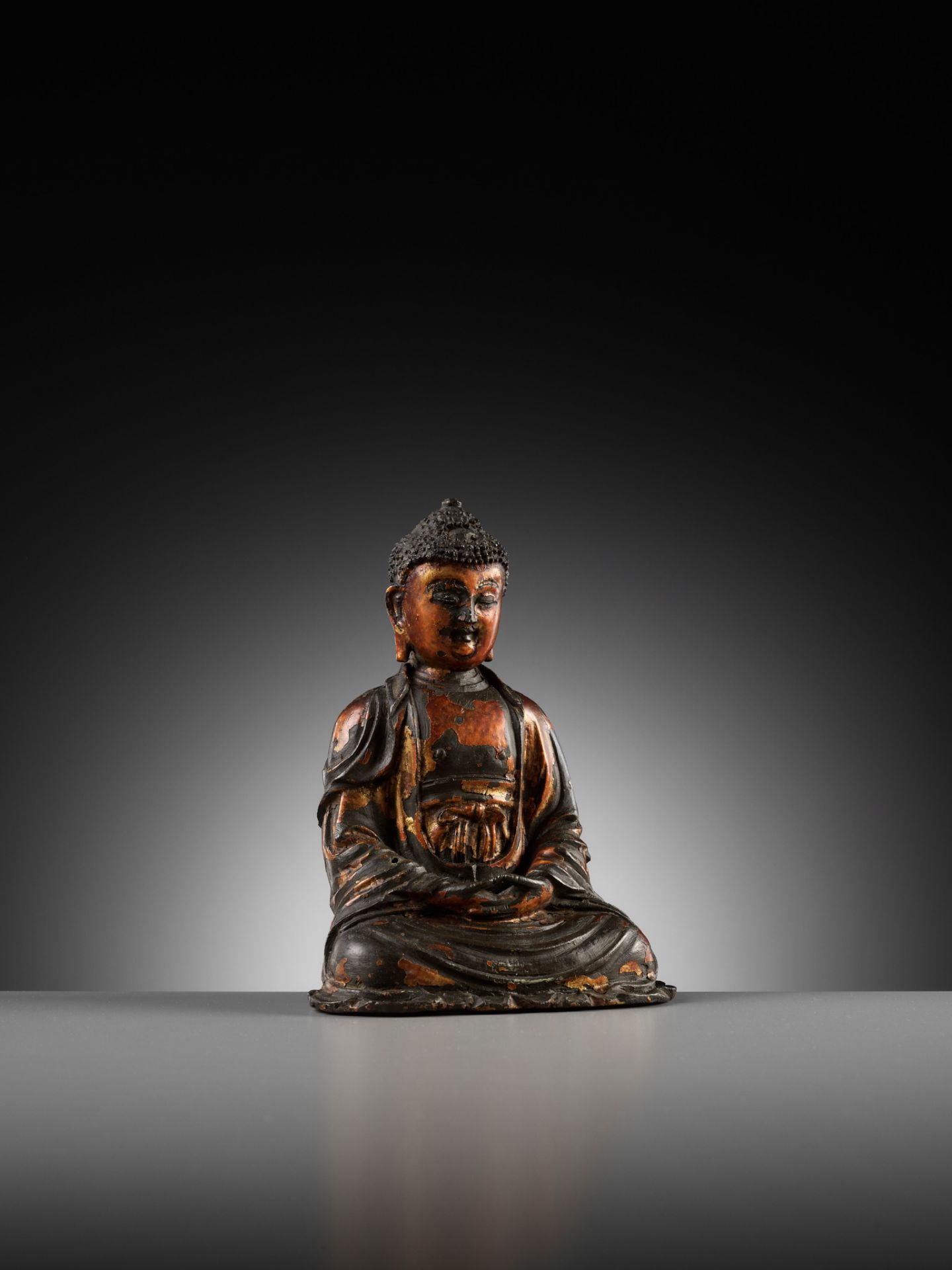 A GILT-LACQUERED BRONZE FIGURE OF BUDDHA, MING DYNASTY - Image 3 of 10