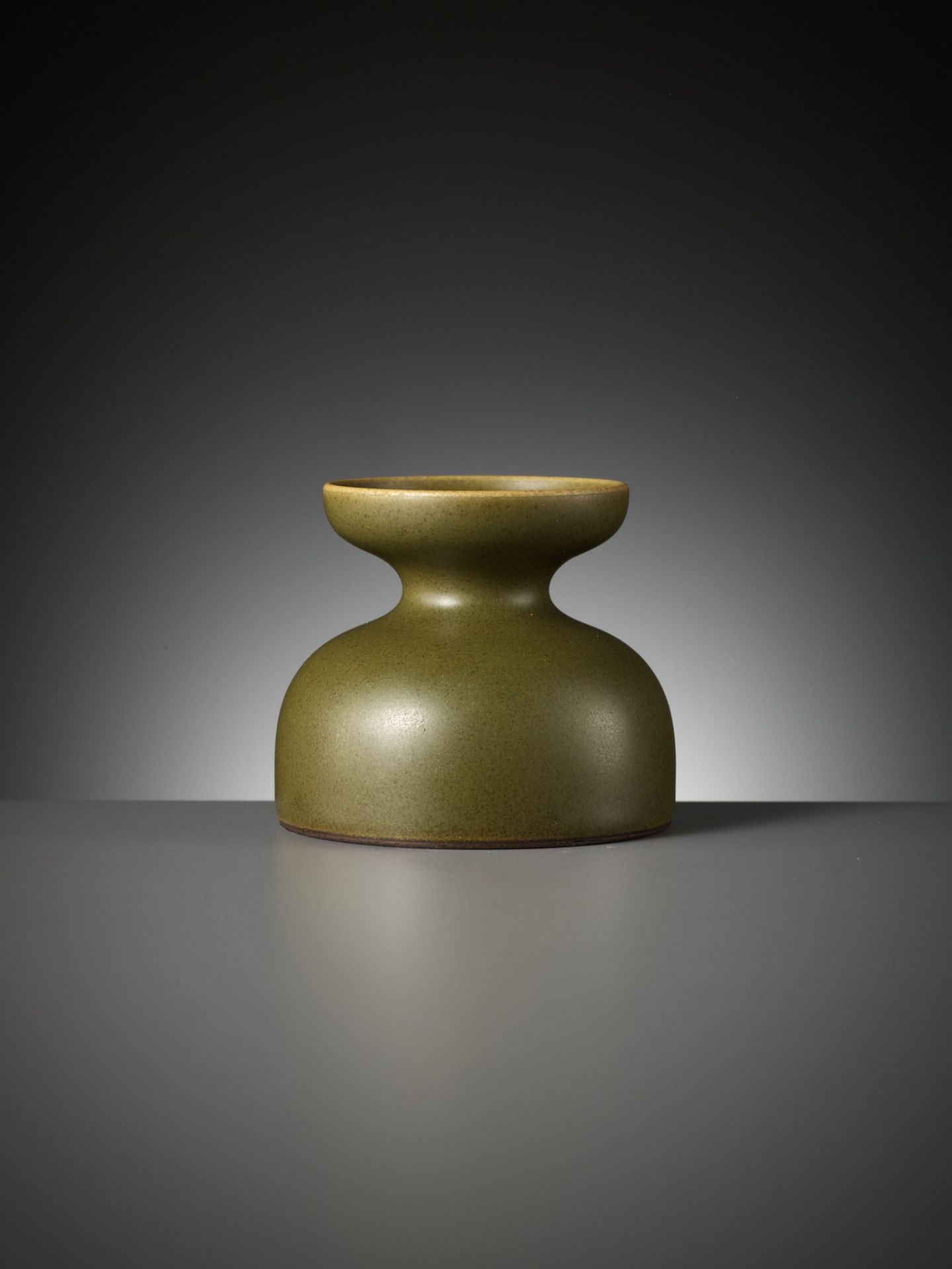 A RARE TEADUST-GLAZED ZHADOU, QIANLONG MARK AND PROBABLY OF THE PERIOD - Image 9 of 15