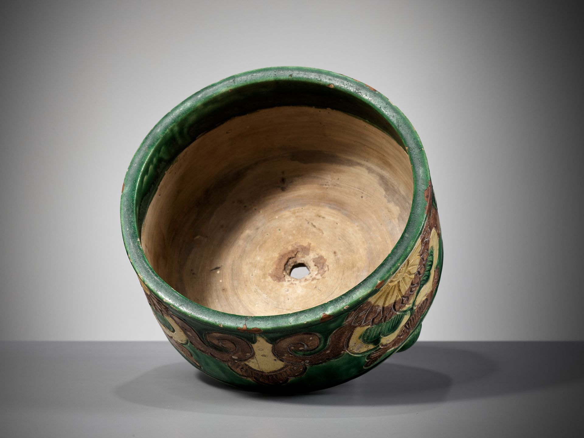 A GREEN, AUBERGINE, AND YELLOW-GLAZED TRIPOD CENSER, LIAO DYNASTY - Image 8 of 12