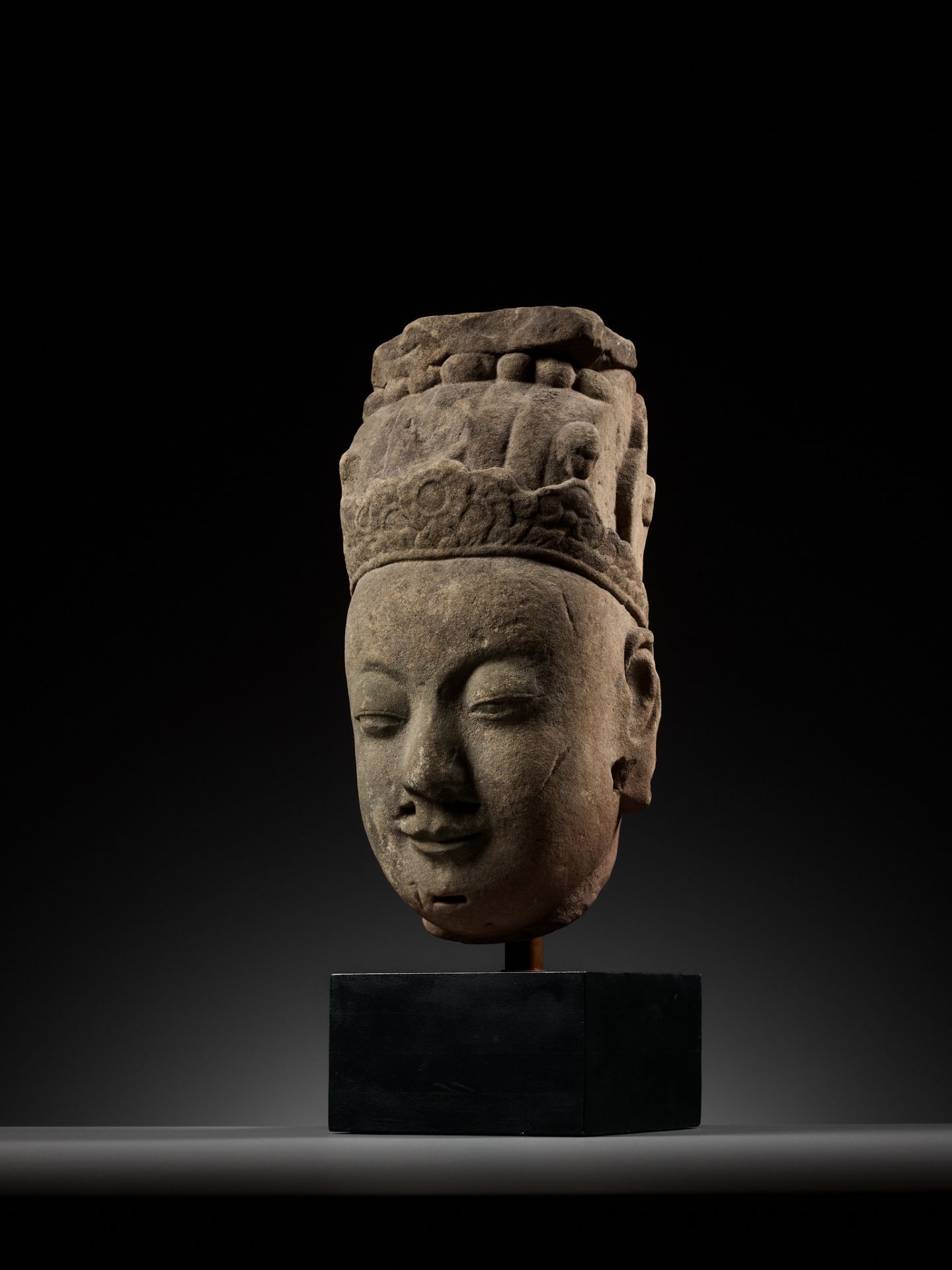 A SANDSTONE HEAD OF AN OFFICIAL, MING DYNASTY - Image 3 of 11