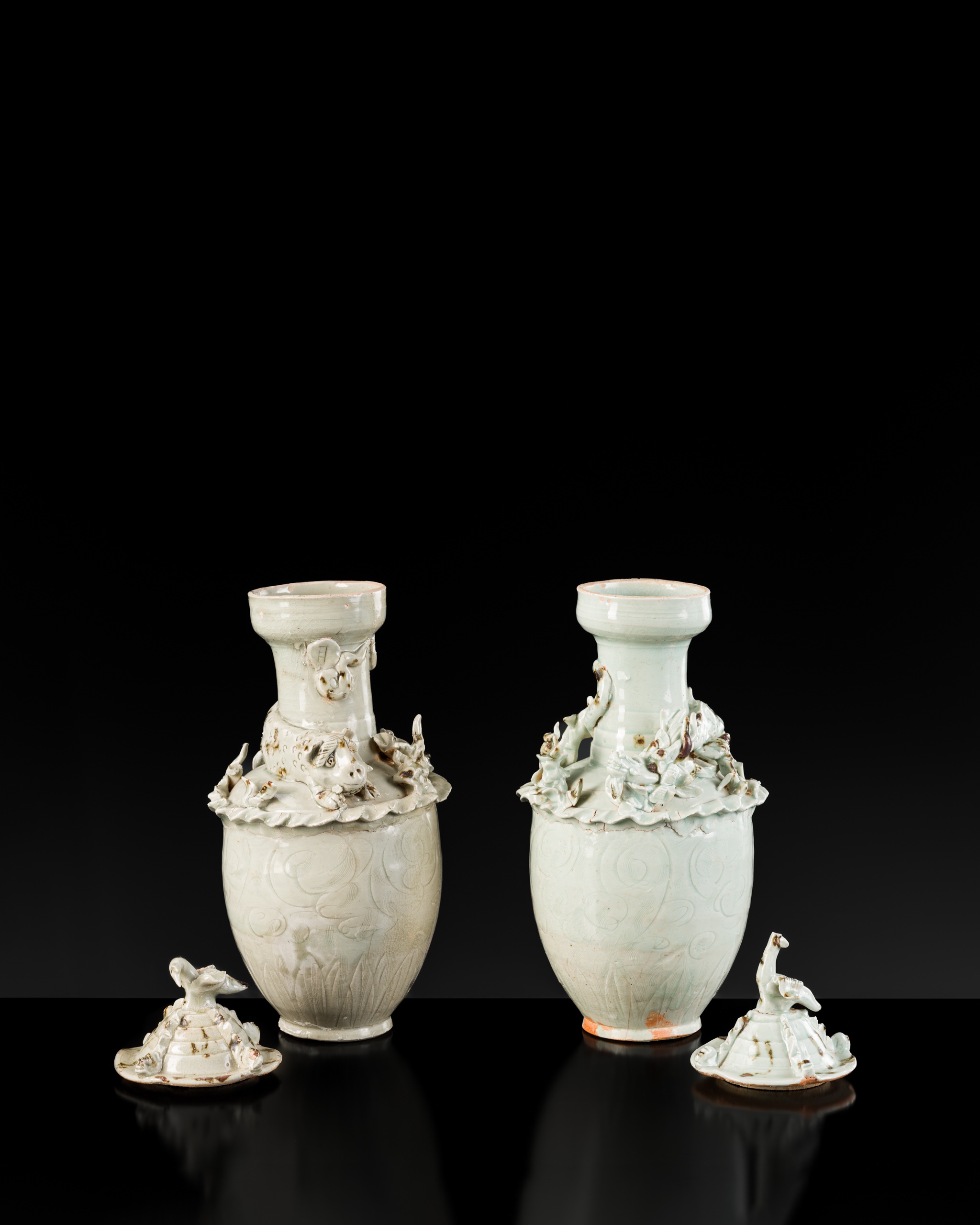 A PAIR OF QINGBAI FUNERARY JARS AND COVERS, SONG DYNASTY - Image 7 of 12