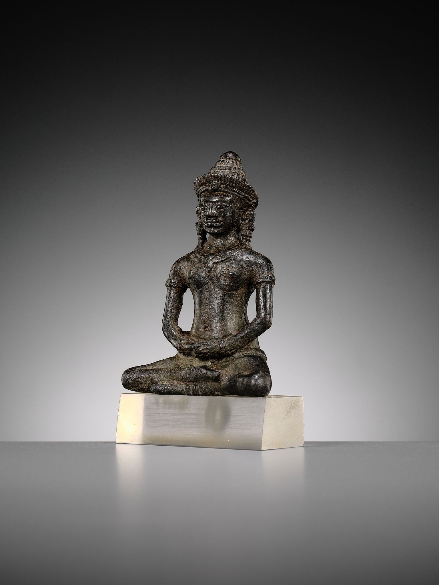 A BRONZE FIGURE OF BUDDHA, ANGKOR PERIOD, KHMER EMPIRE, 12TH CENTURY - Image 6 of 9